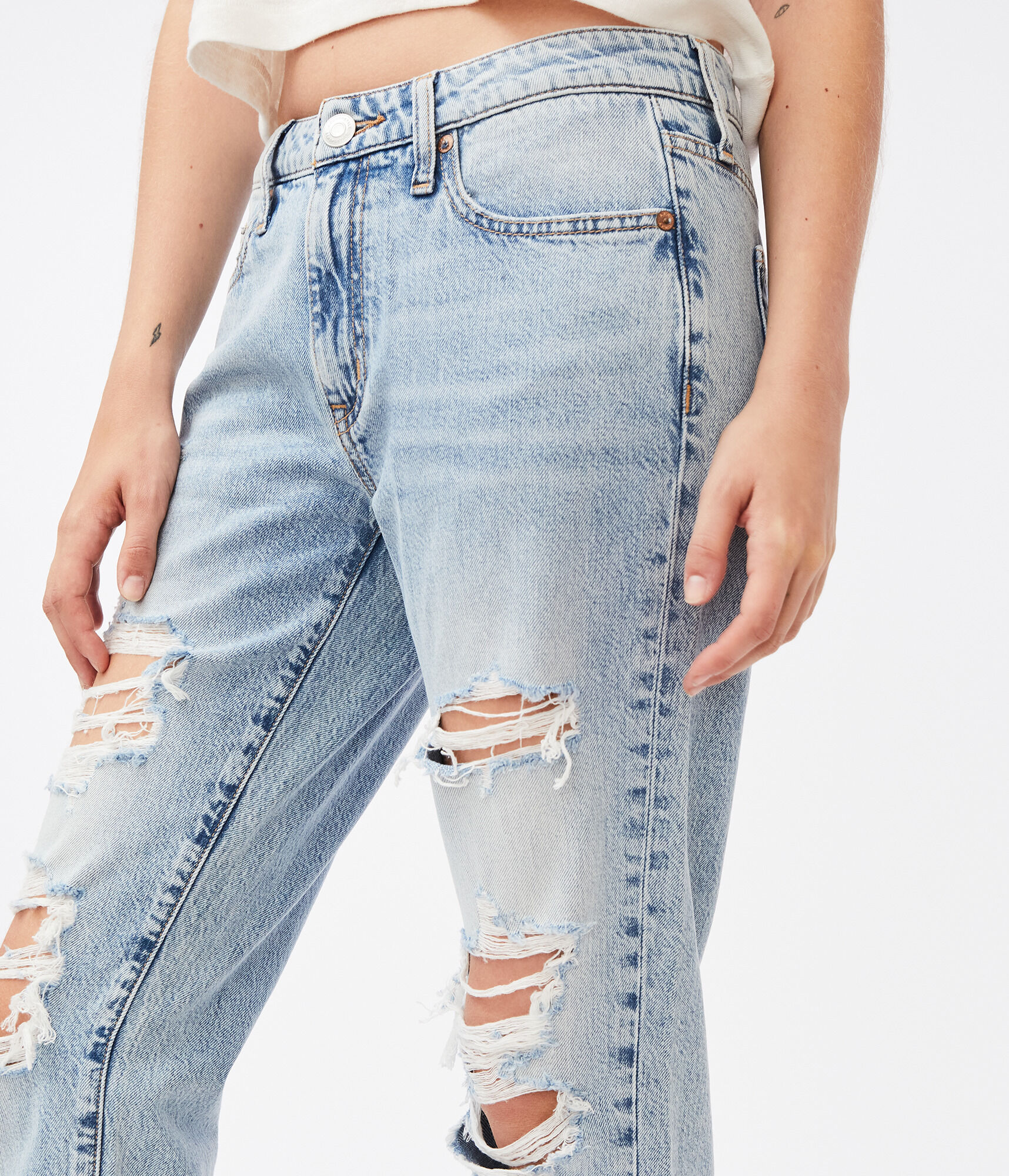 Low-Rise Boyfriend Jean