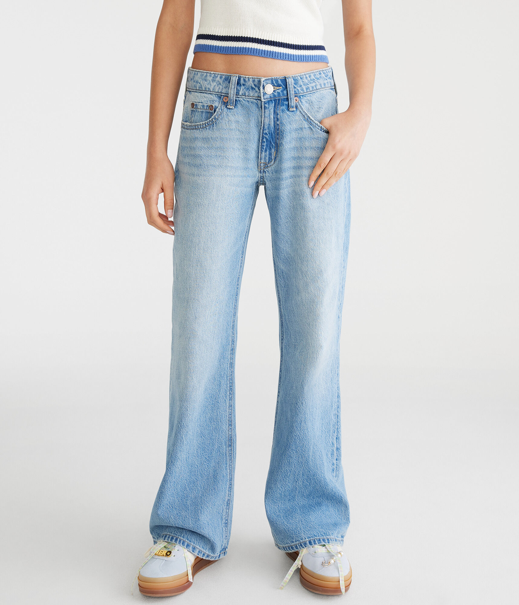 Low-Rise Baggy Flare Jean