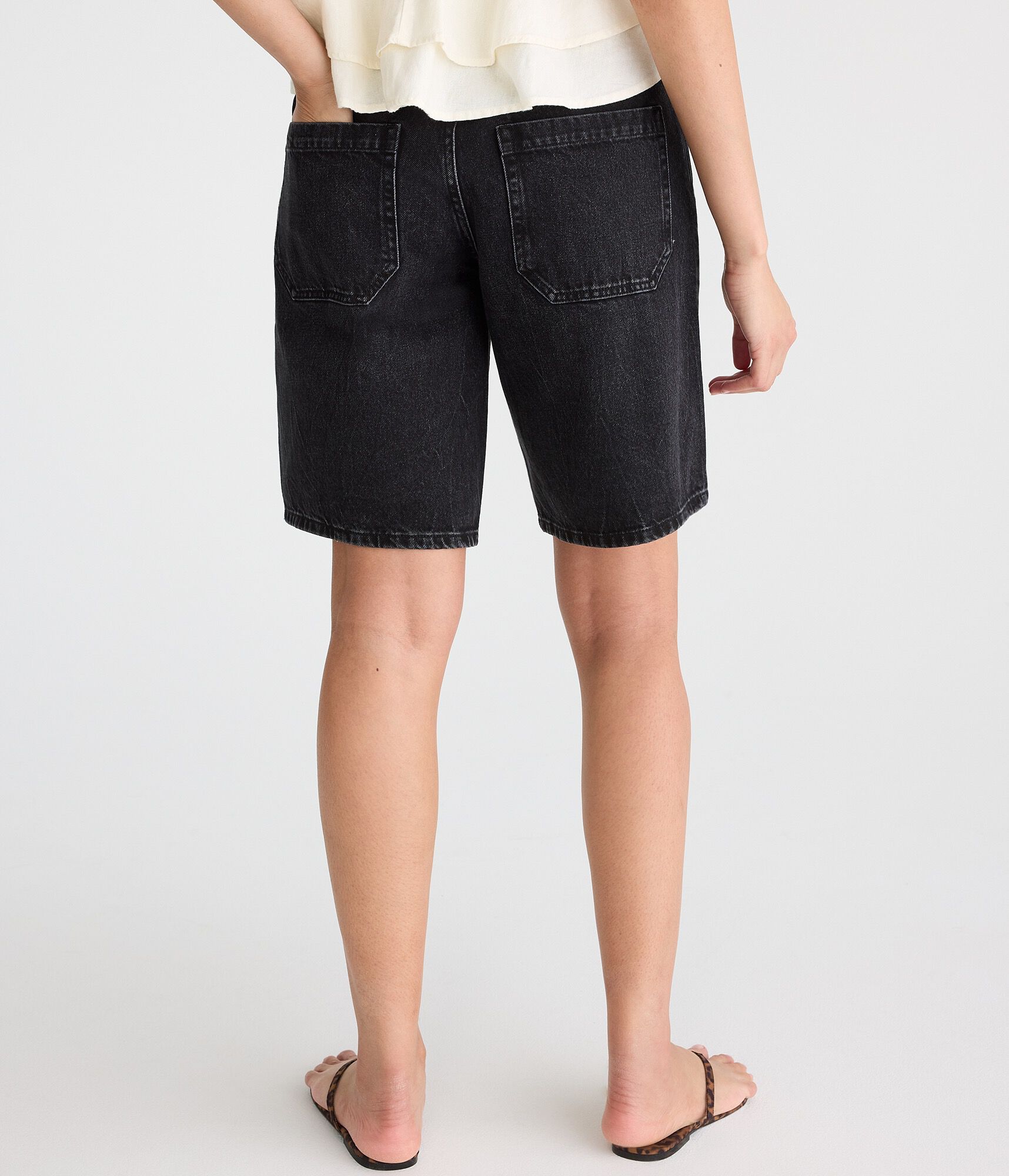 Low-Rise Baggy Denim Jorts