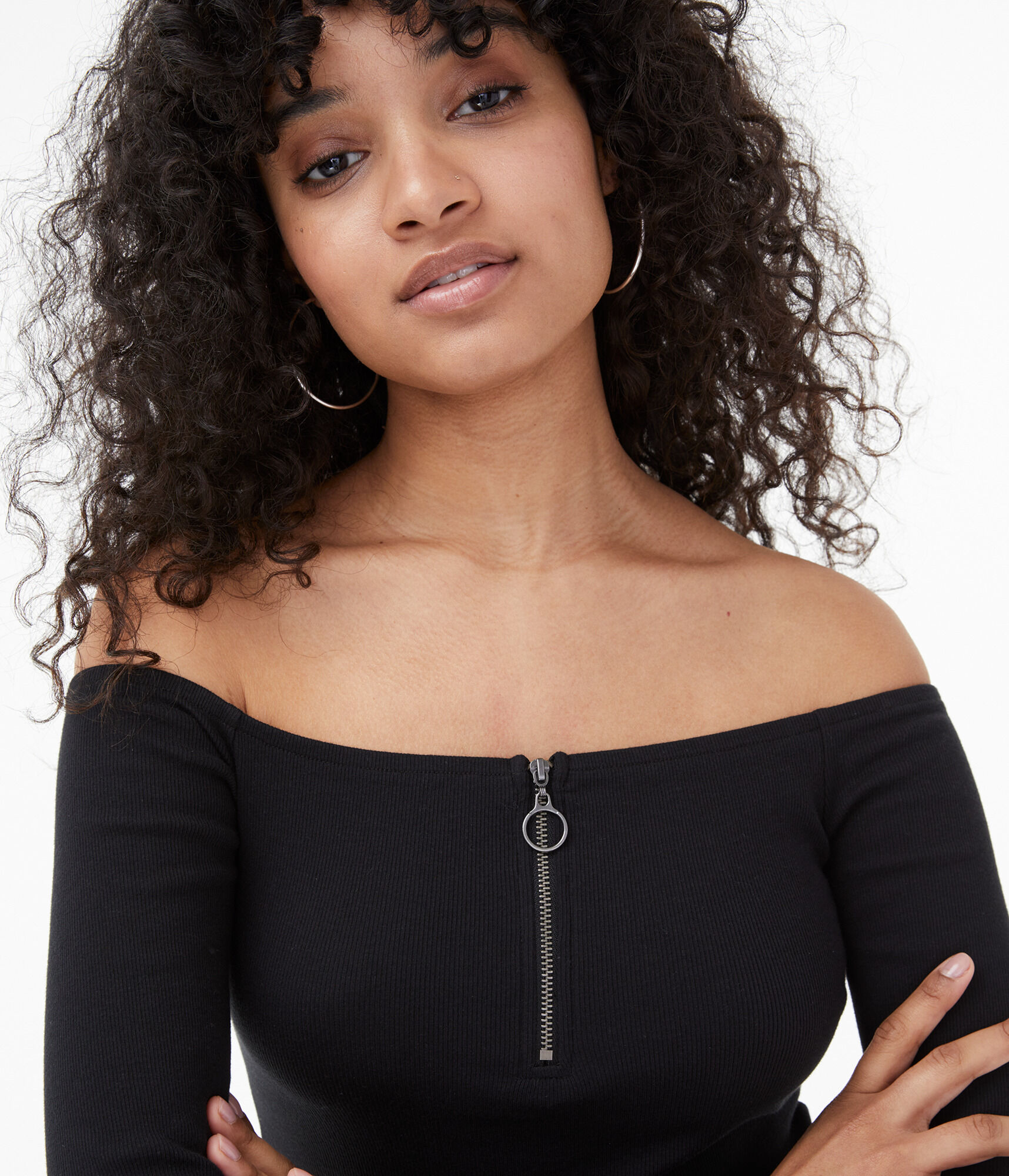 Long Sleeve 1/4-Zip Off-The-Shoulder Bodycon Top***