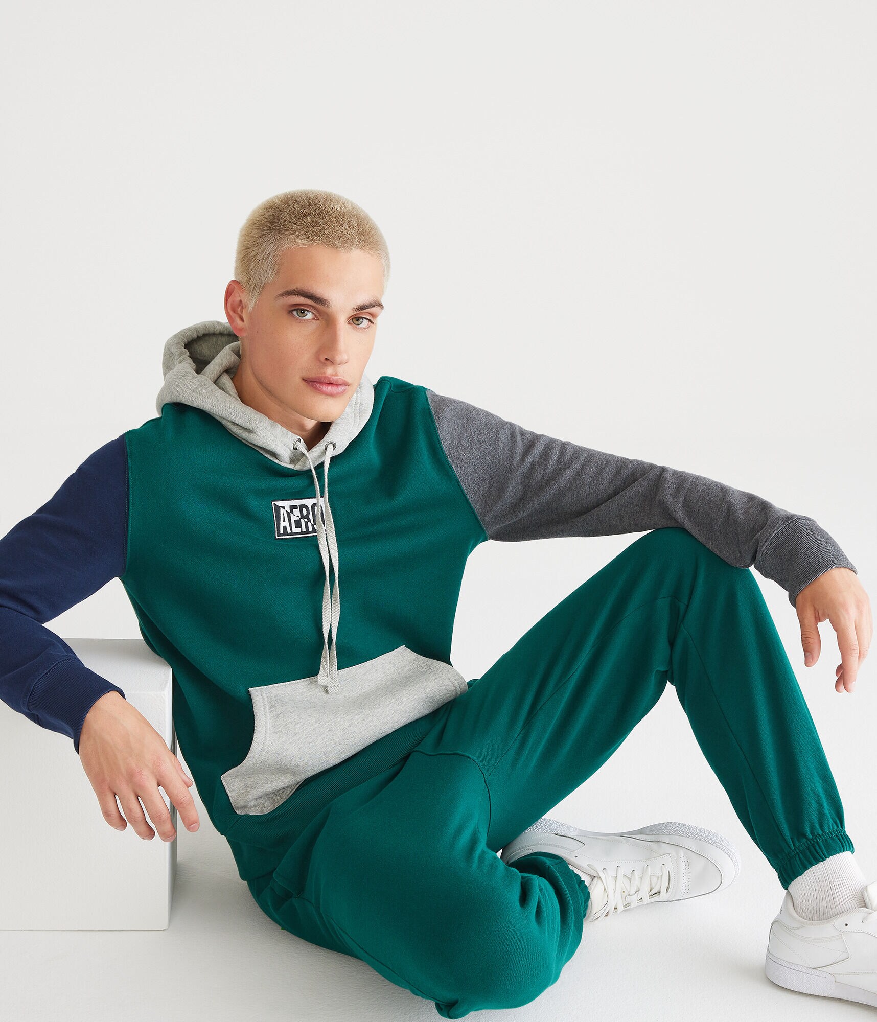 Aero Box Logo Colorblocked Pullover Hoodie