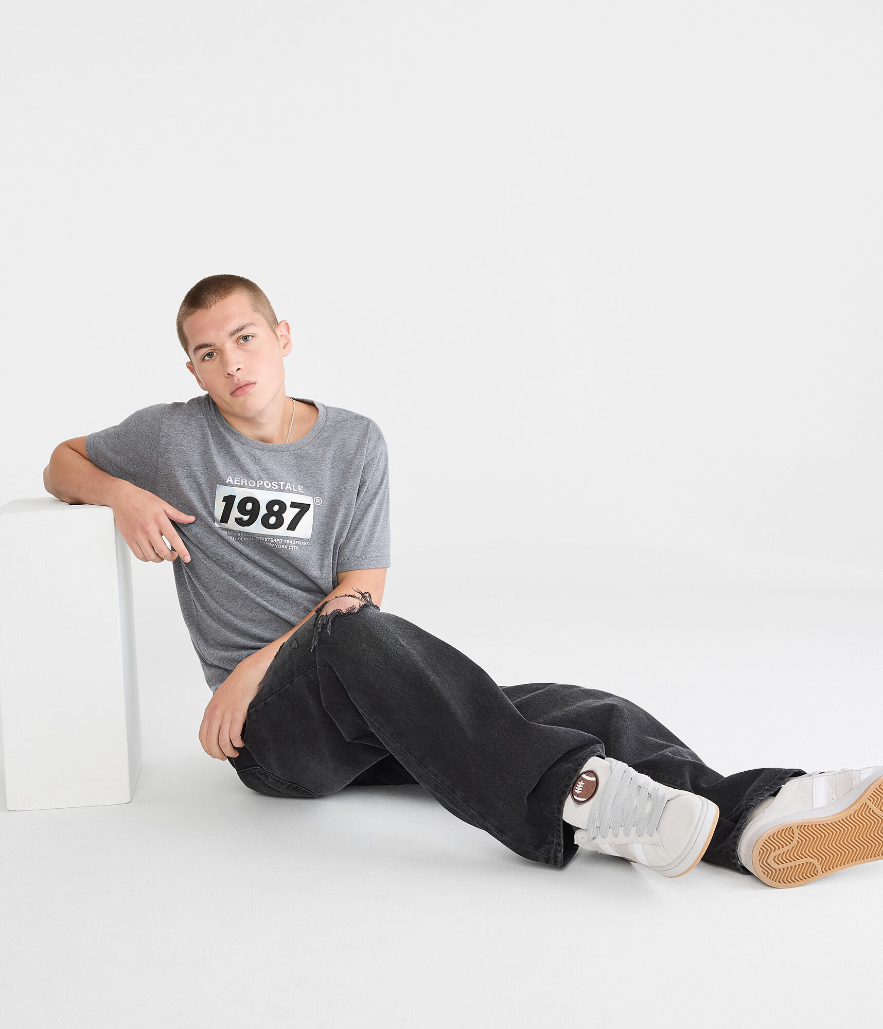 Aeropostale 1987 Box Logo Appliqu&eacute; Graphic Tee