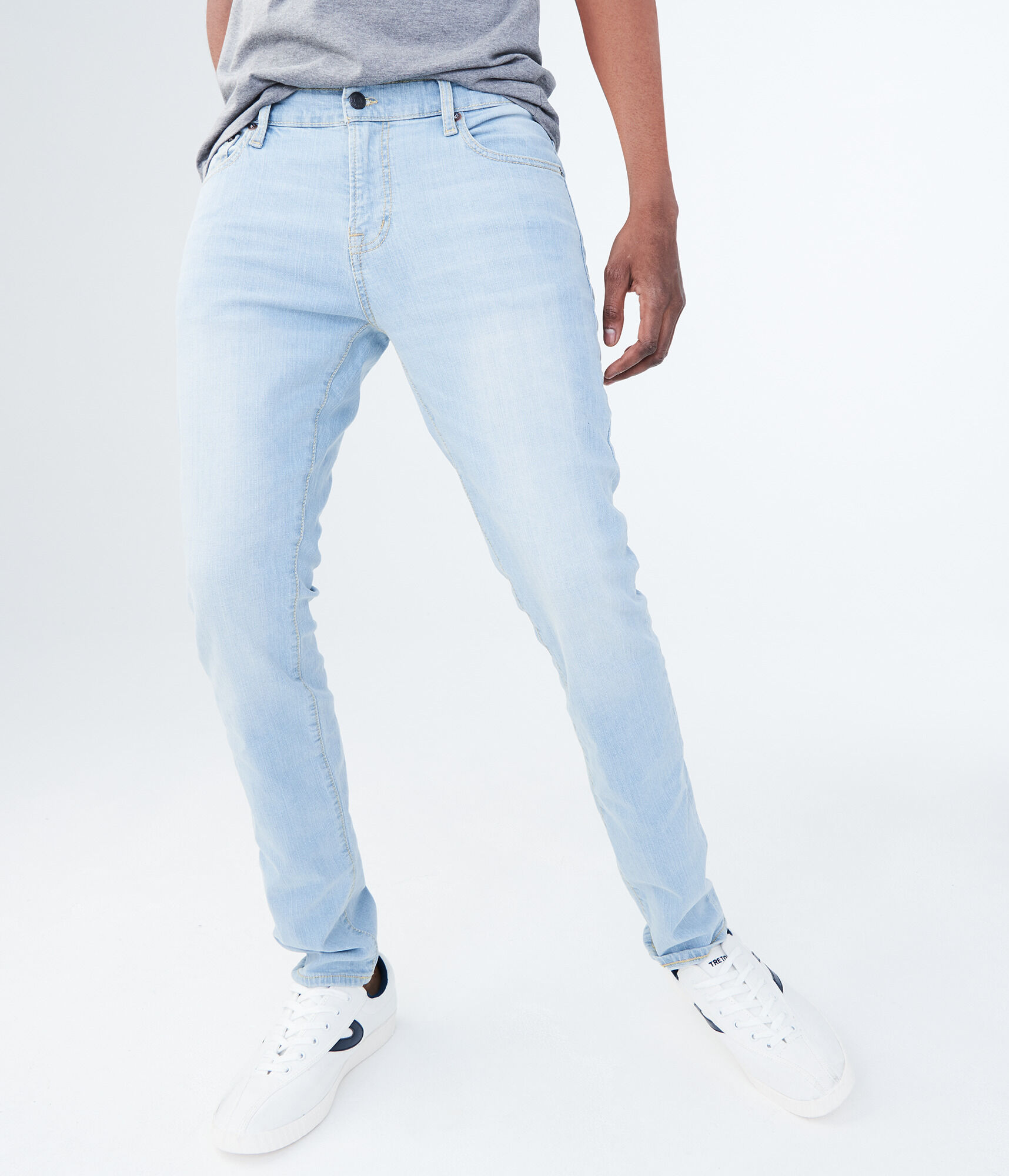 aeropostale light wash jeans