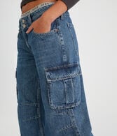Low-Rise Baggy Wide Leg Cargo Jean