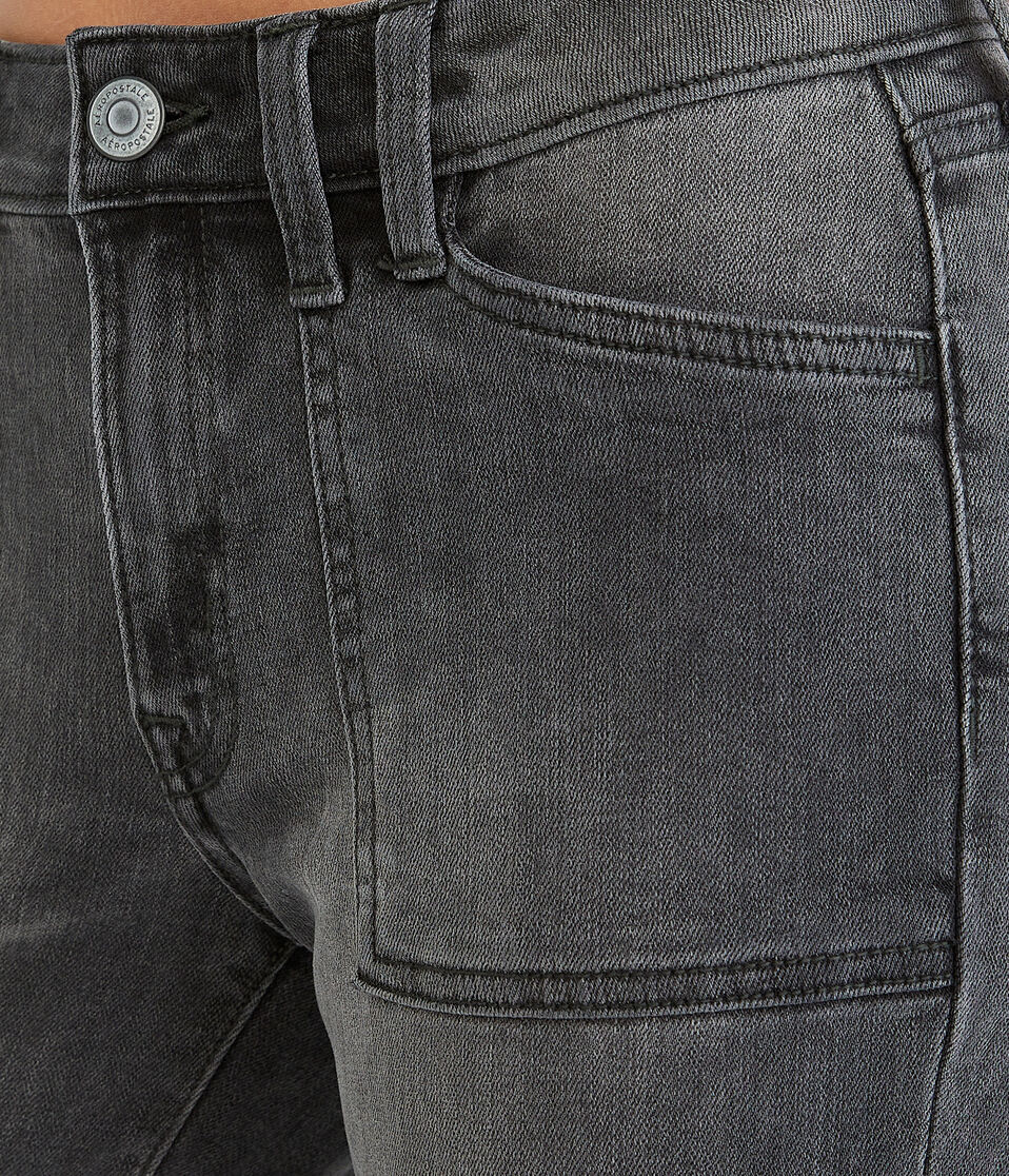 Mid-Rise Kick Flare Jean