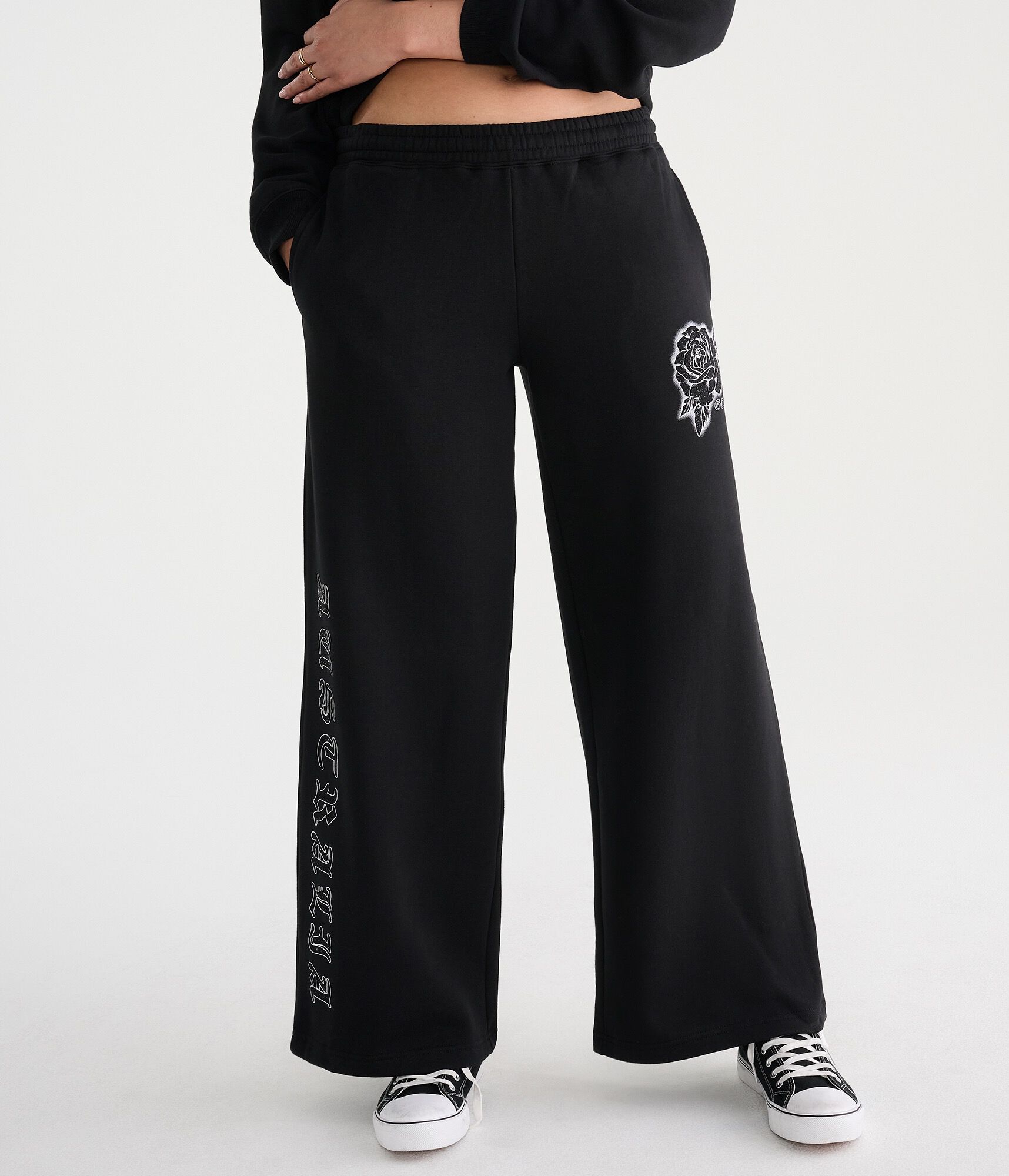 D&eacute;j&agrave; For Aero Rhinestone Rose Mid-Rise Wide Leg Sweatpants
