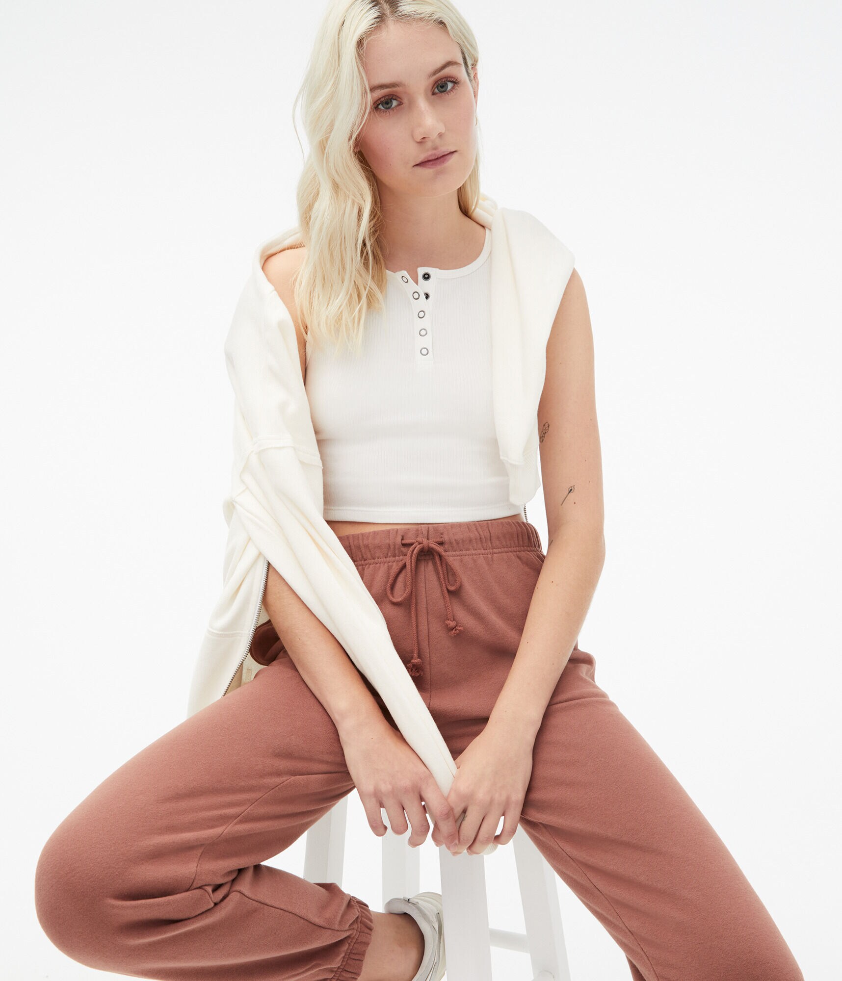 Solid High-Neck Snap Cropped Tank