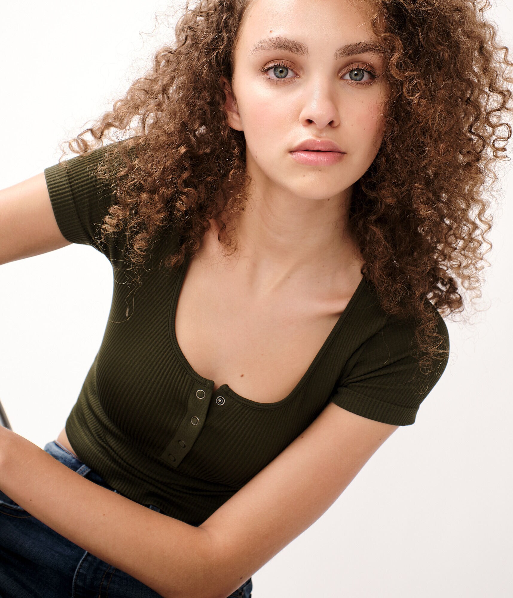 Ribbed Cropped Henley Tee