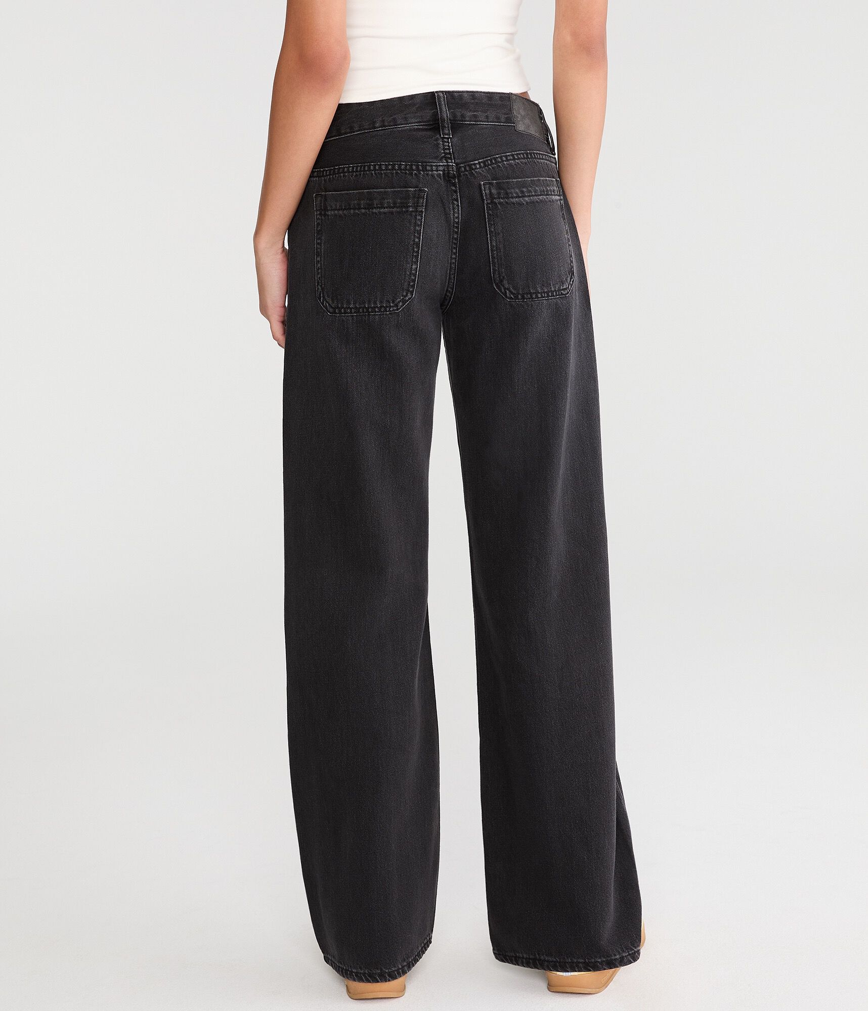 Low-Rise Baggy Wide Leg Seamed Jean