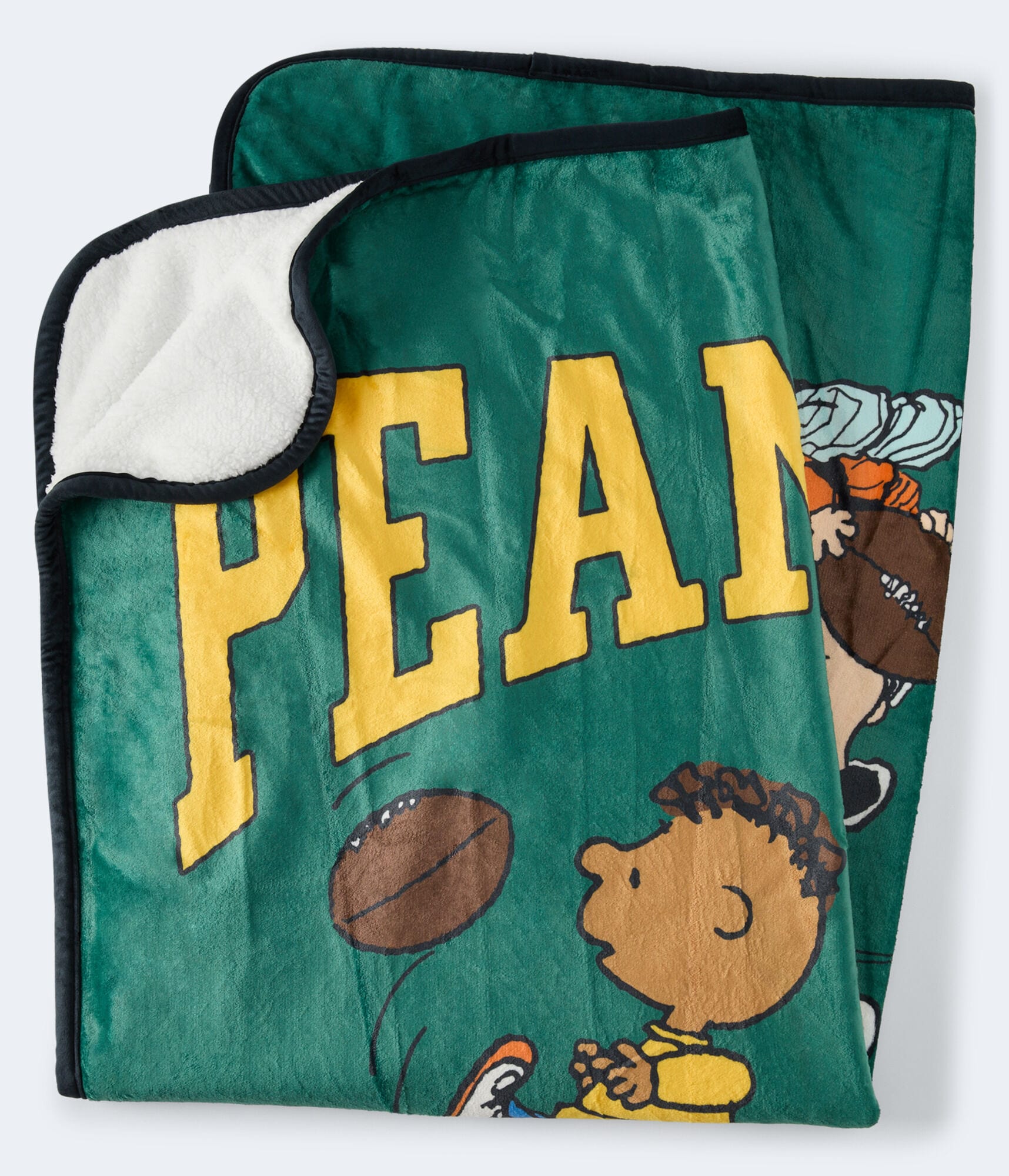 Peanuts&reg; | A&eacute;ropostale Football Friends Fleece Blanket
