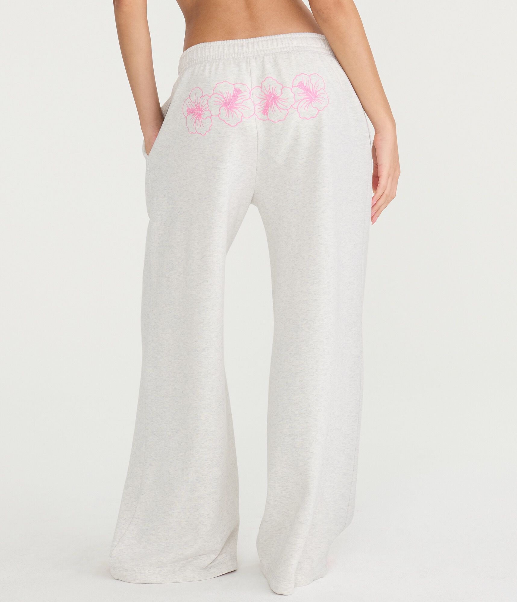 Cloud Soft Hibiscus Hawaii Mid-Rise Wide Leg Sweatpants