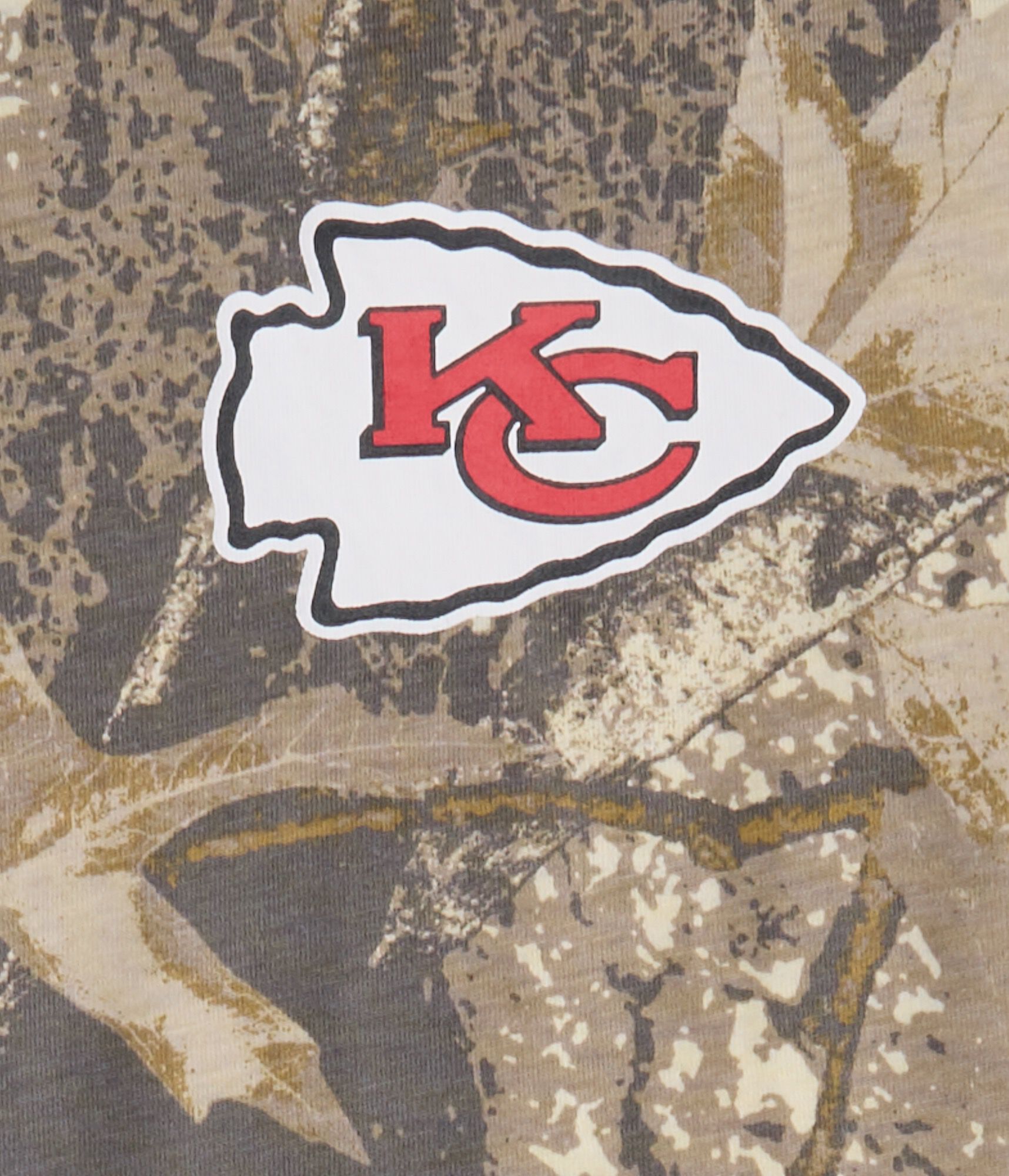 Kansas City Chiefs Forest Camo Relaxed Graphic Tee