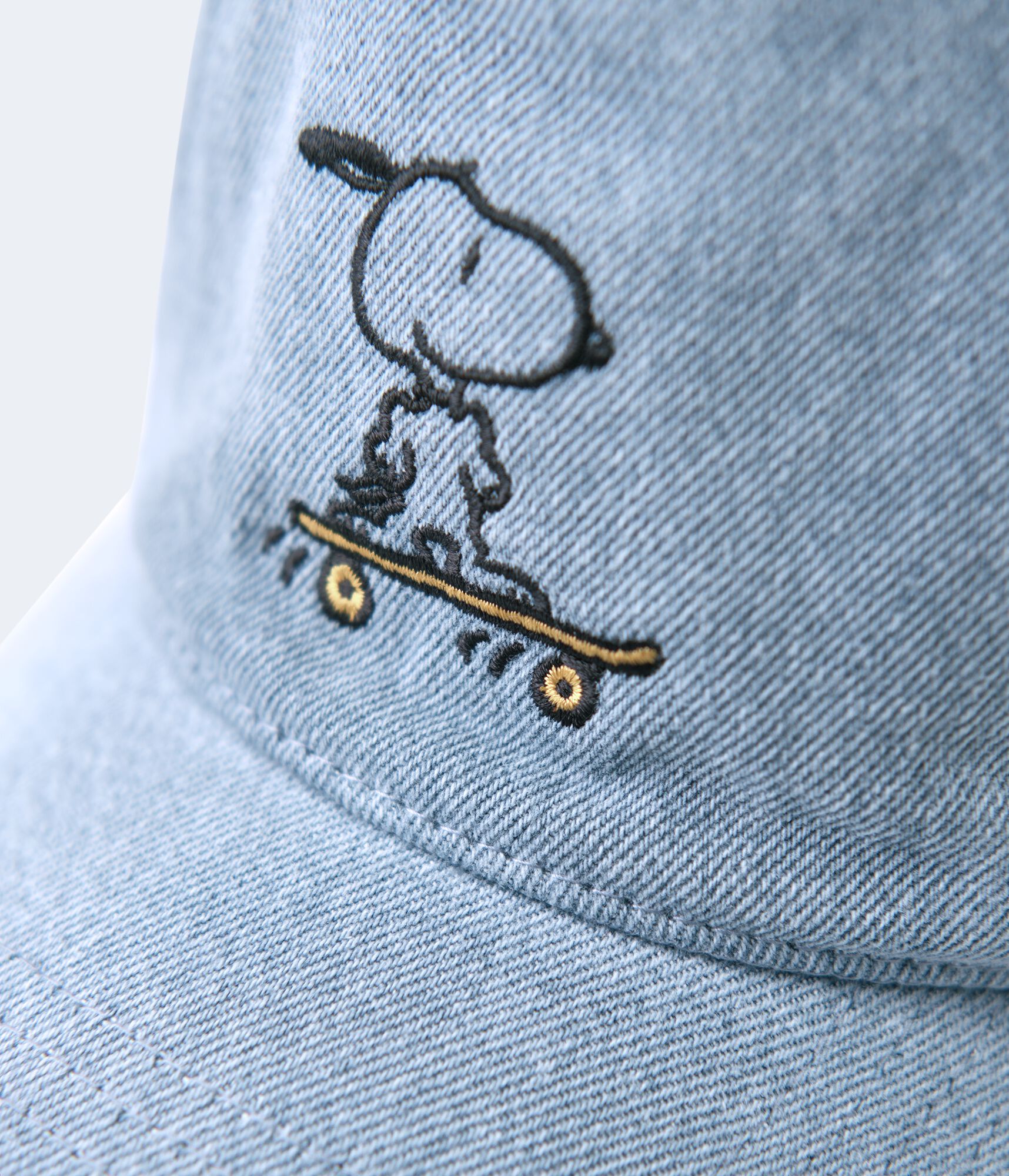 snoopy with a hat