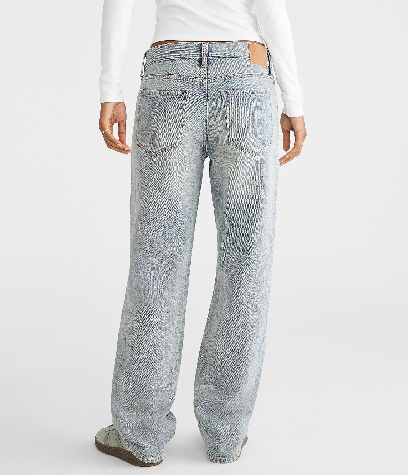 Low-Rise Baggy Jean