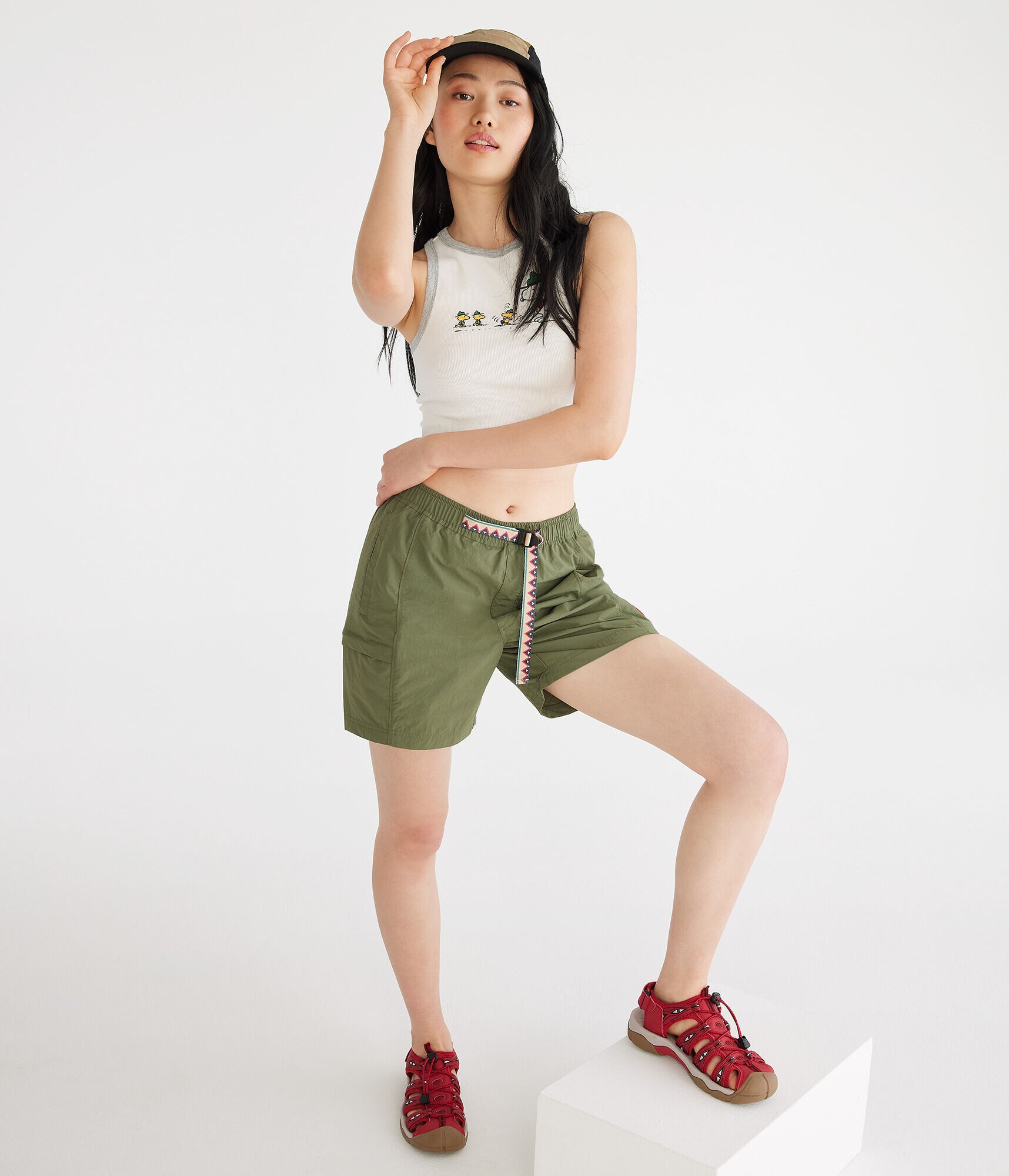 AERO | CAMP SNOOPY™ Follow The Beagle Cropped Tank