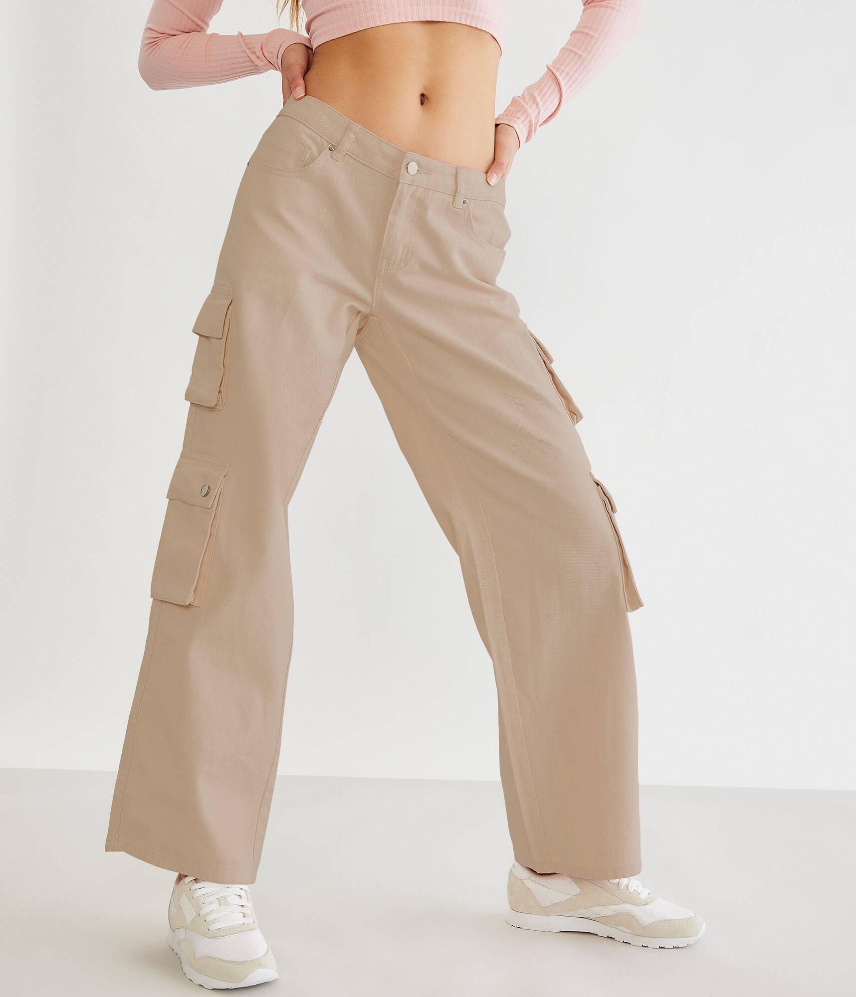 Double-Pocket Wide Leg Cargo Pants
