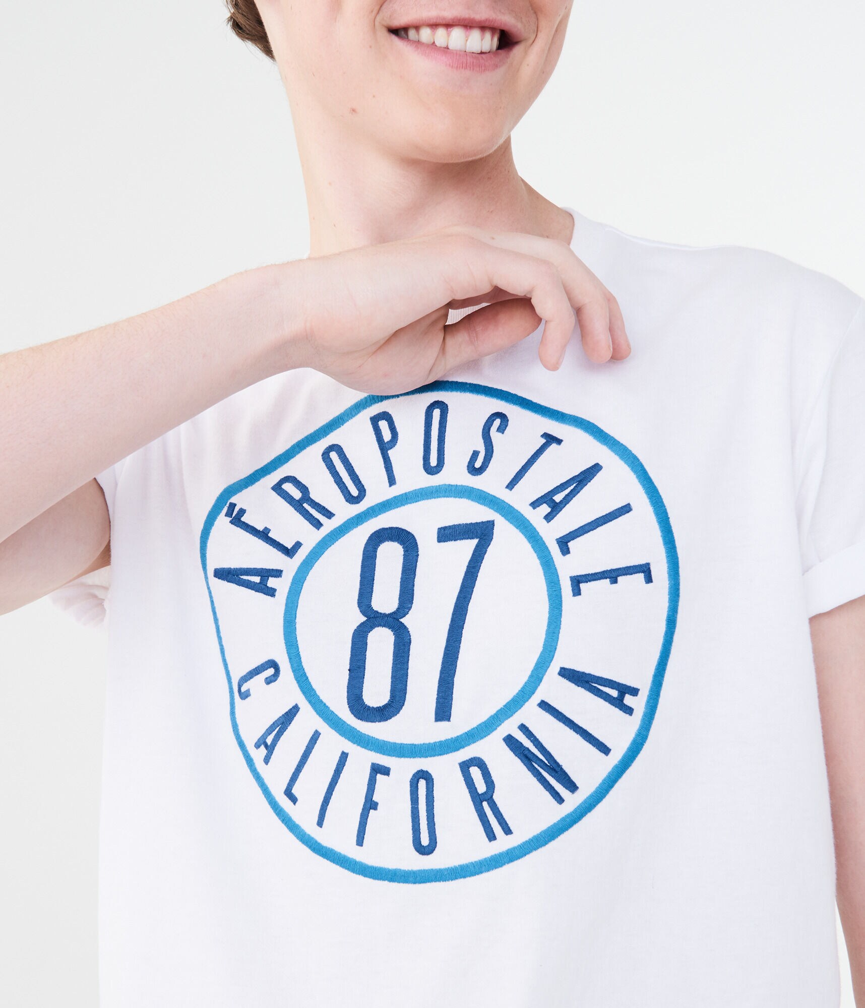 Aeropostale California Circle Logo Graphic Tee