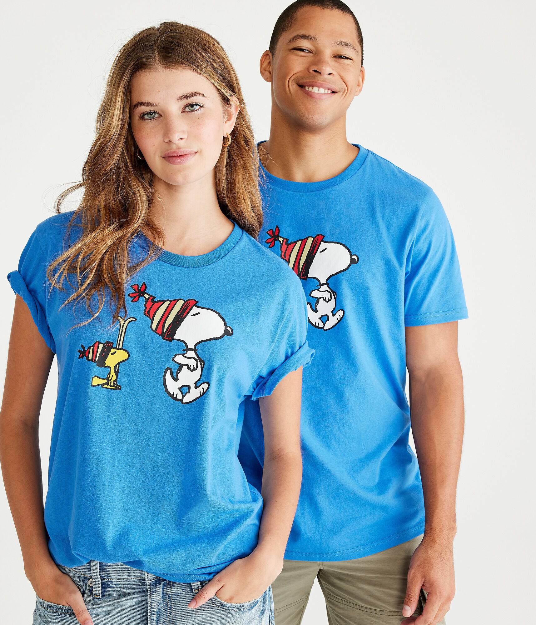 Peanuts&reg; | A&eacute;ropostale Snoopy Skiing Graphic Tee