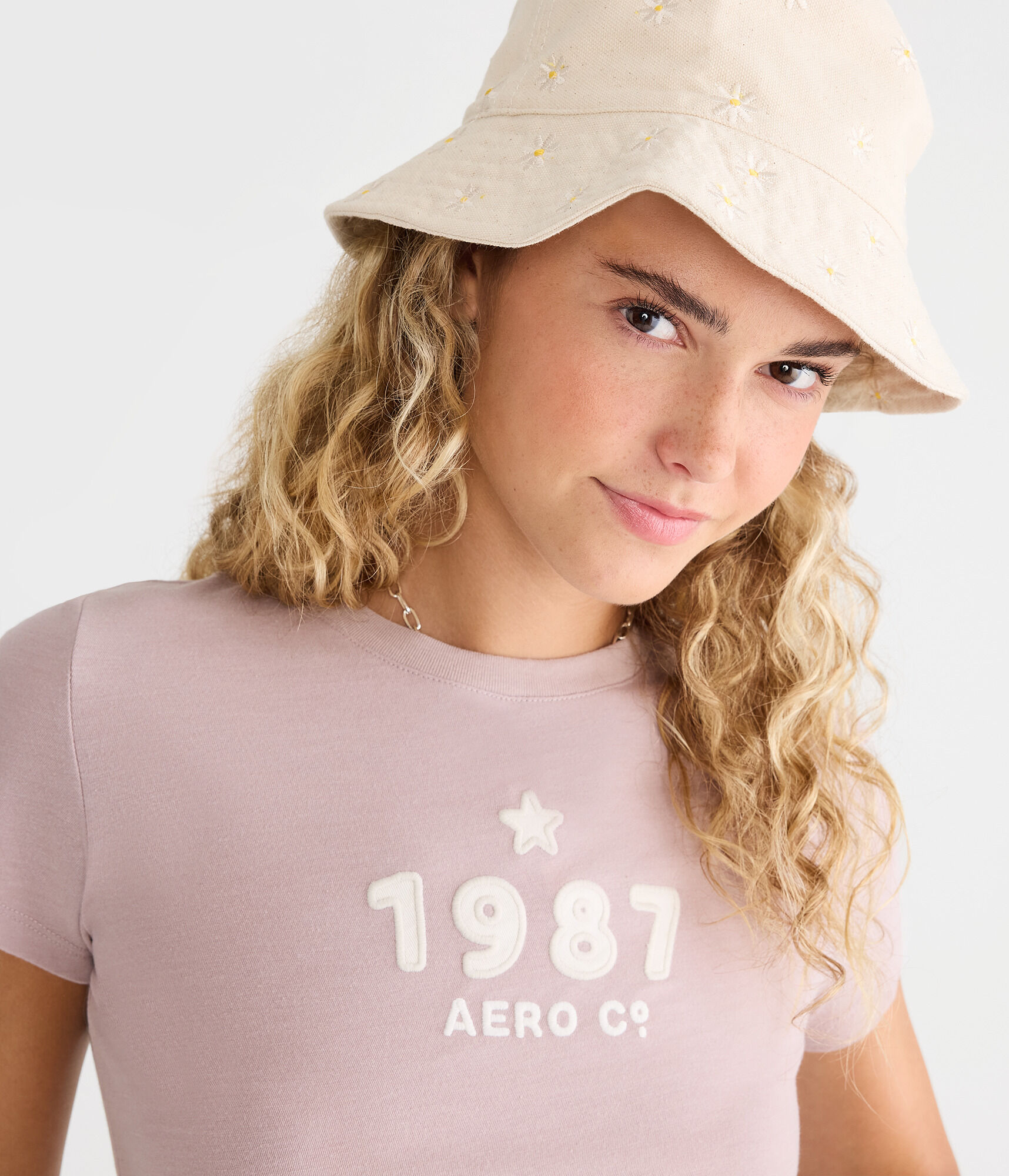 Aero 1987 Star Appliqué Graphic Tee