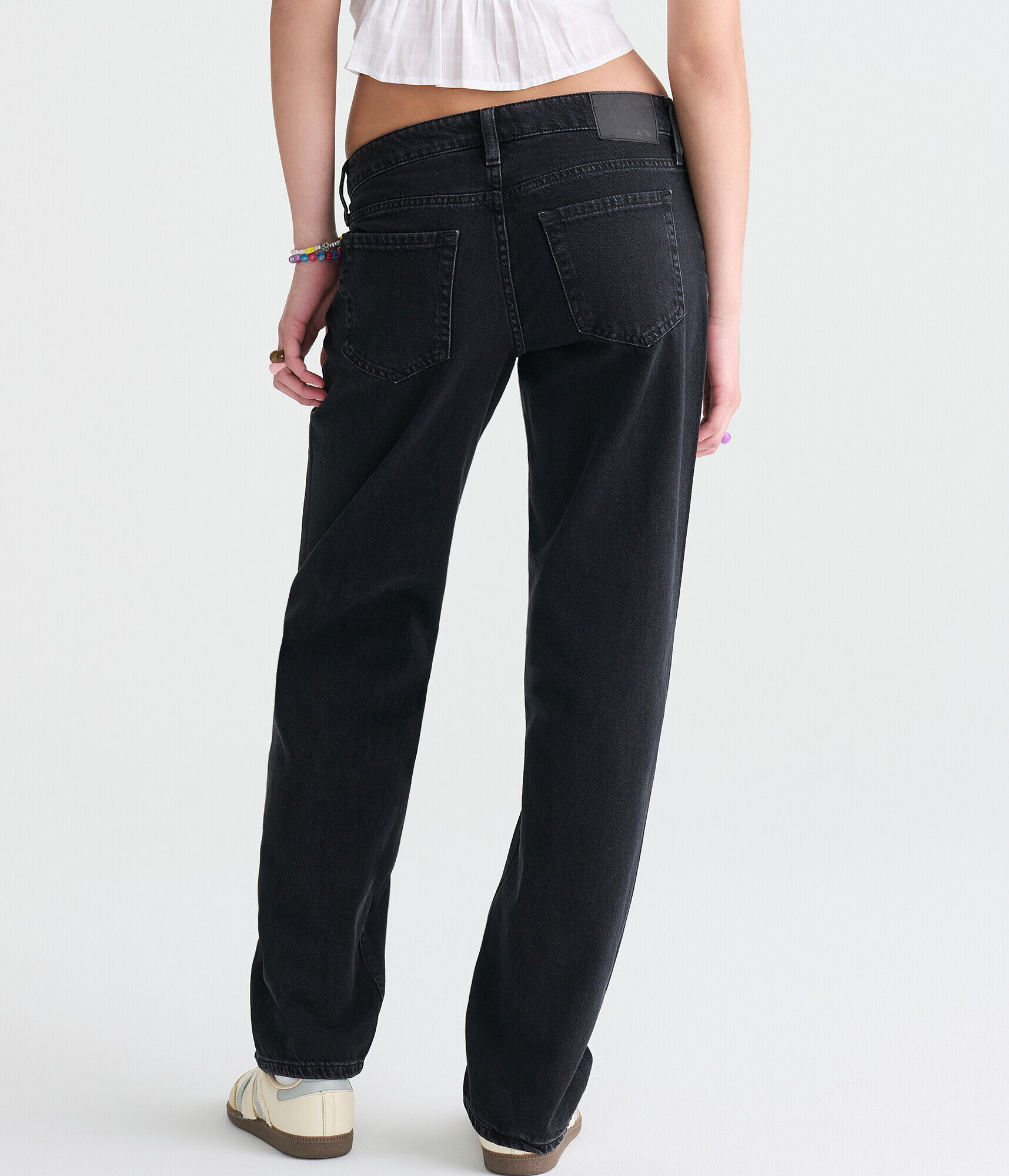 Low-Rise Baggy Jean