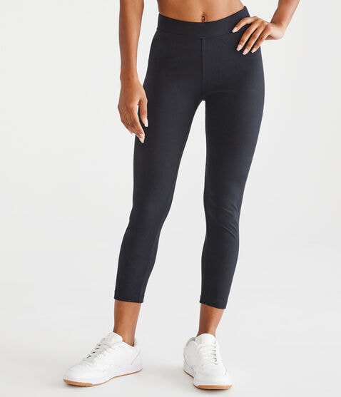 High-Rise Capri Leggings High-Rise Capri Leggings