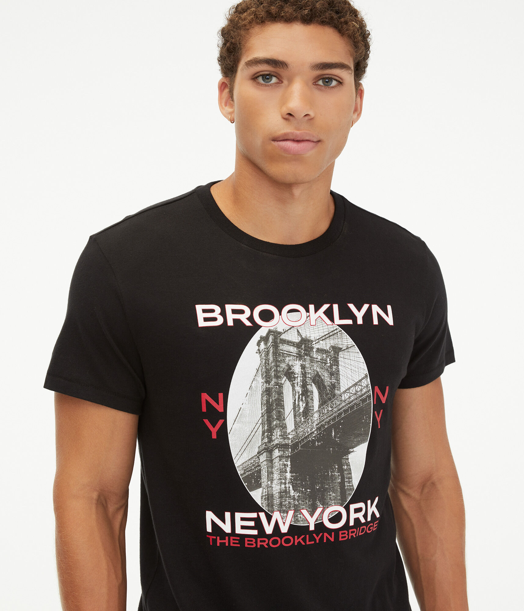 Brooklyn Bridge Oval Graphic Tee