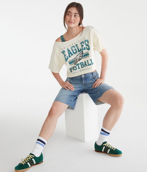 Philadelphia Eagles Cropped Off-The-Shoulder Graphic Tee
