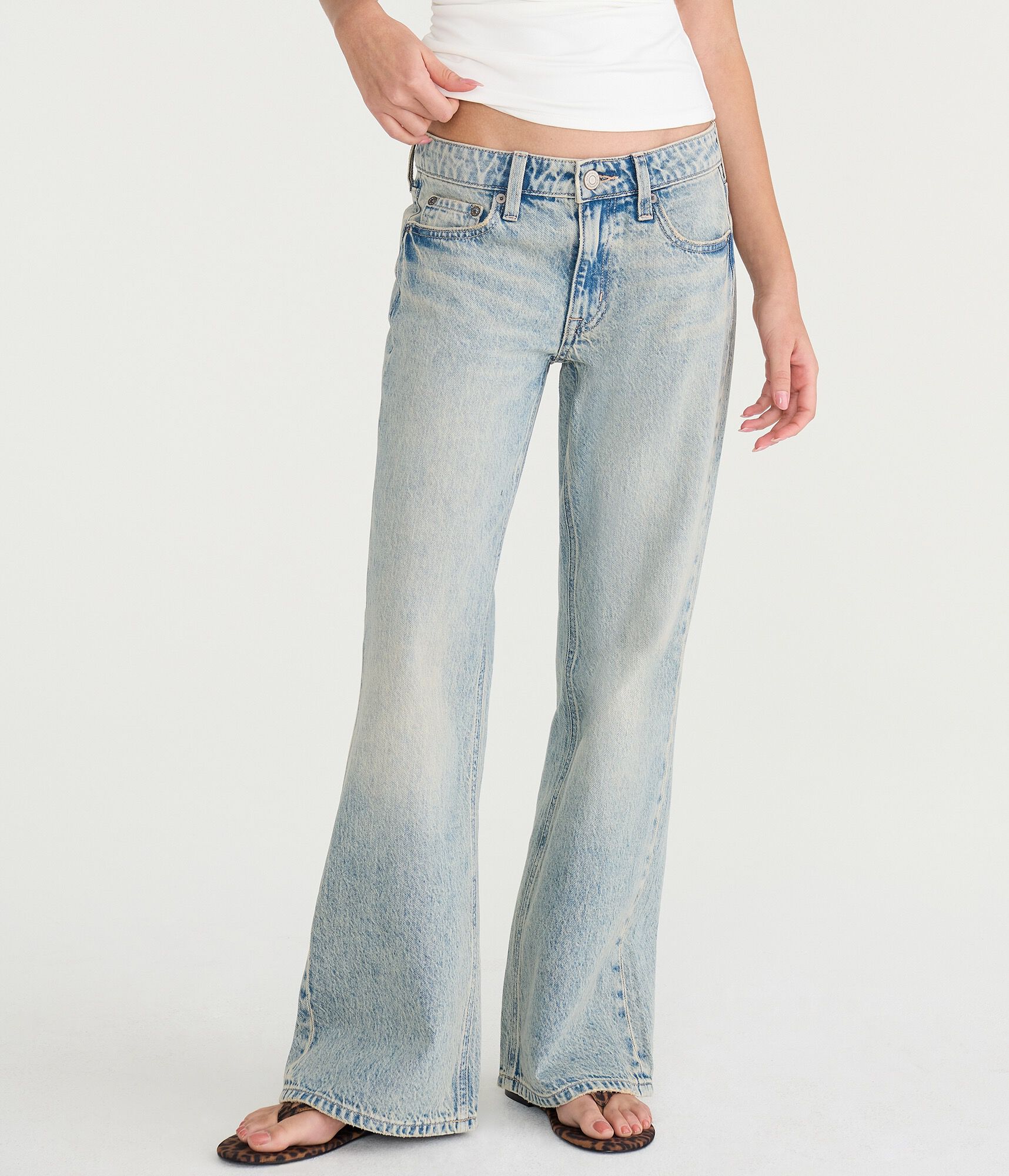 Low-Rise Baggy Flare Jean