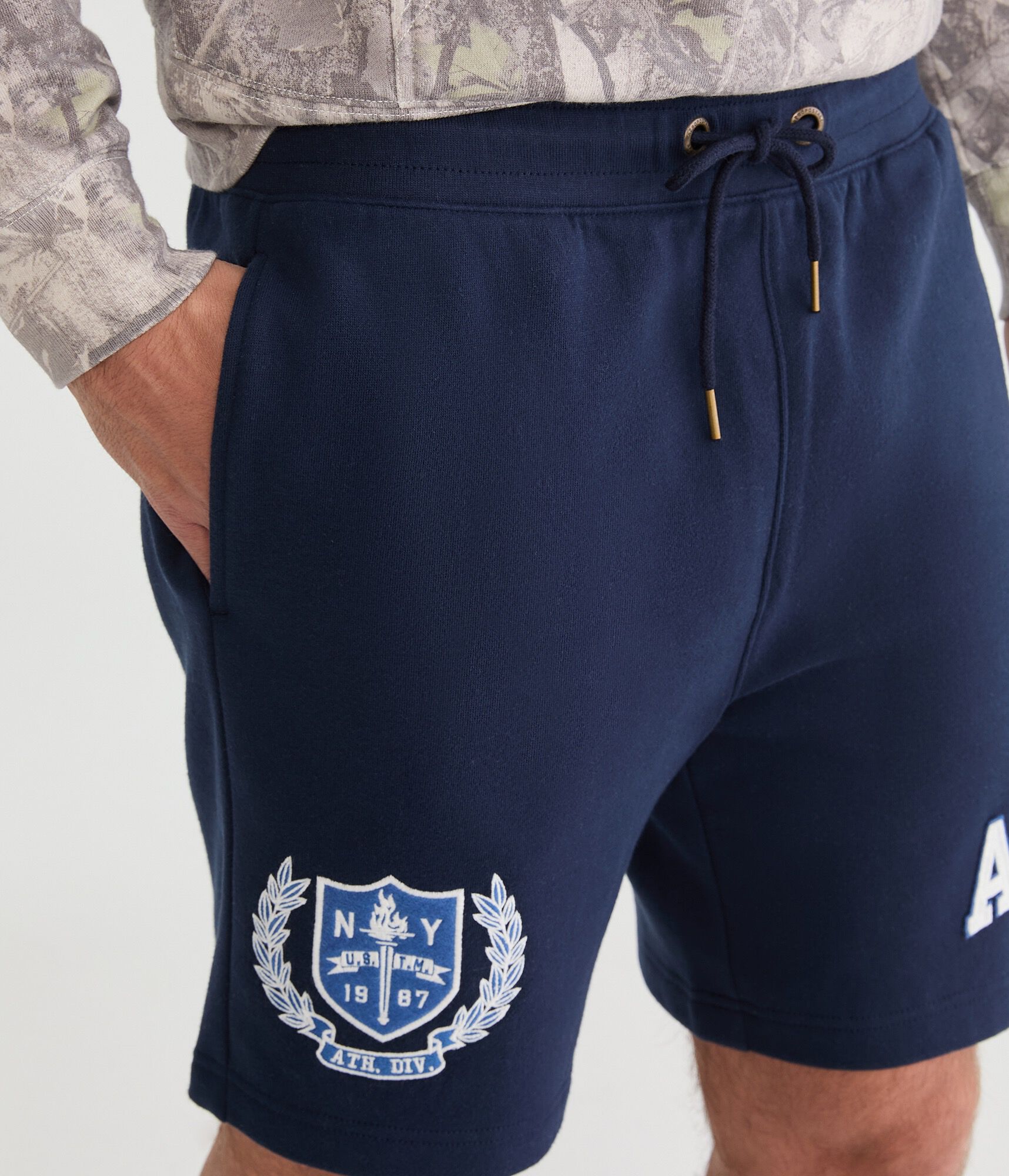 Aero Crest Heritage Fleece Shorts 7"