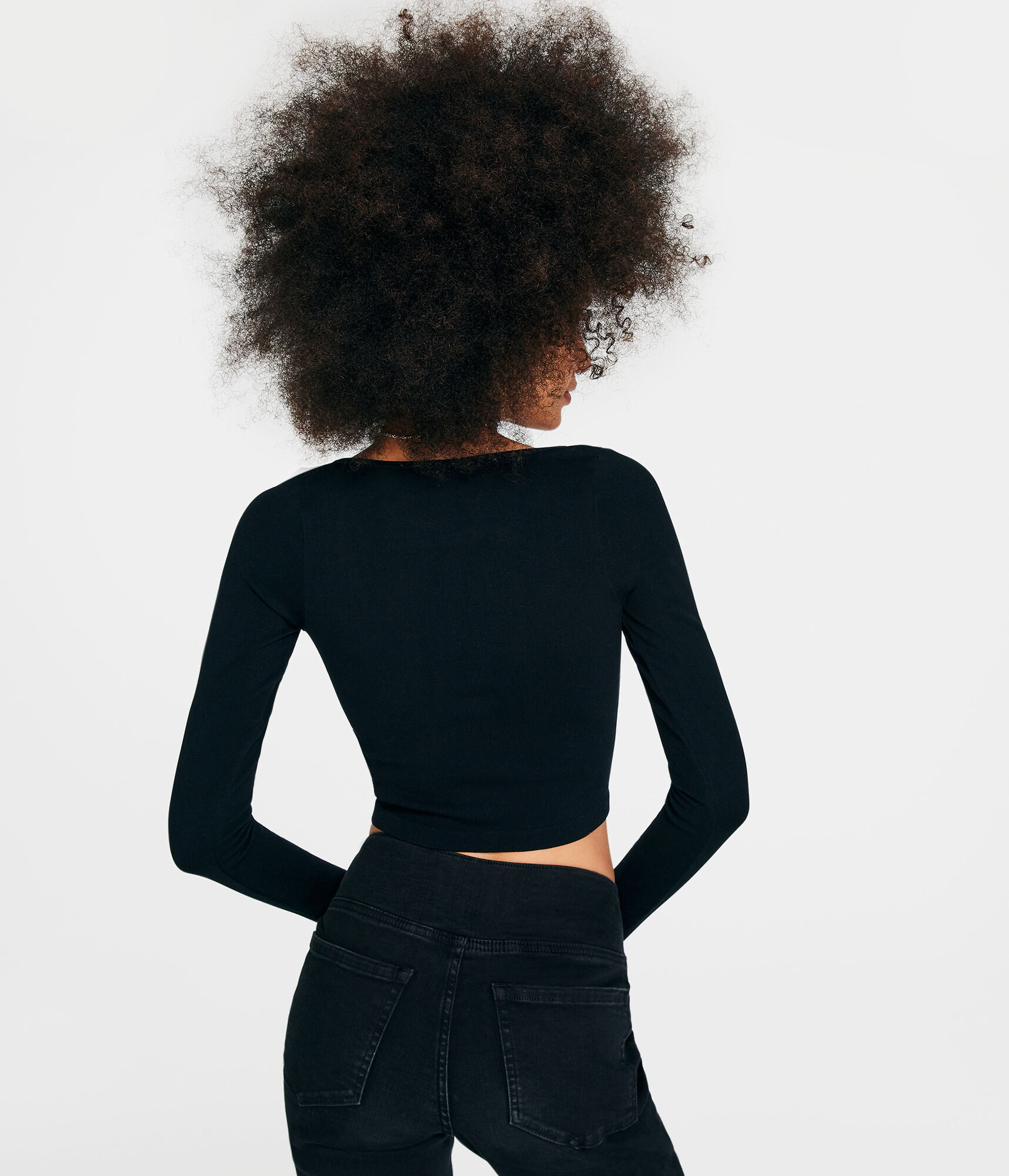 Long Sleeve Seamless Ring Keyhole Crop Top