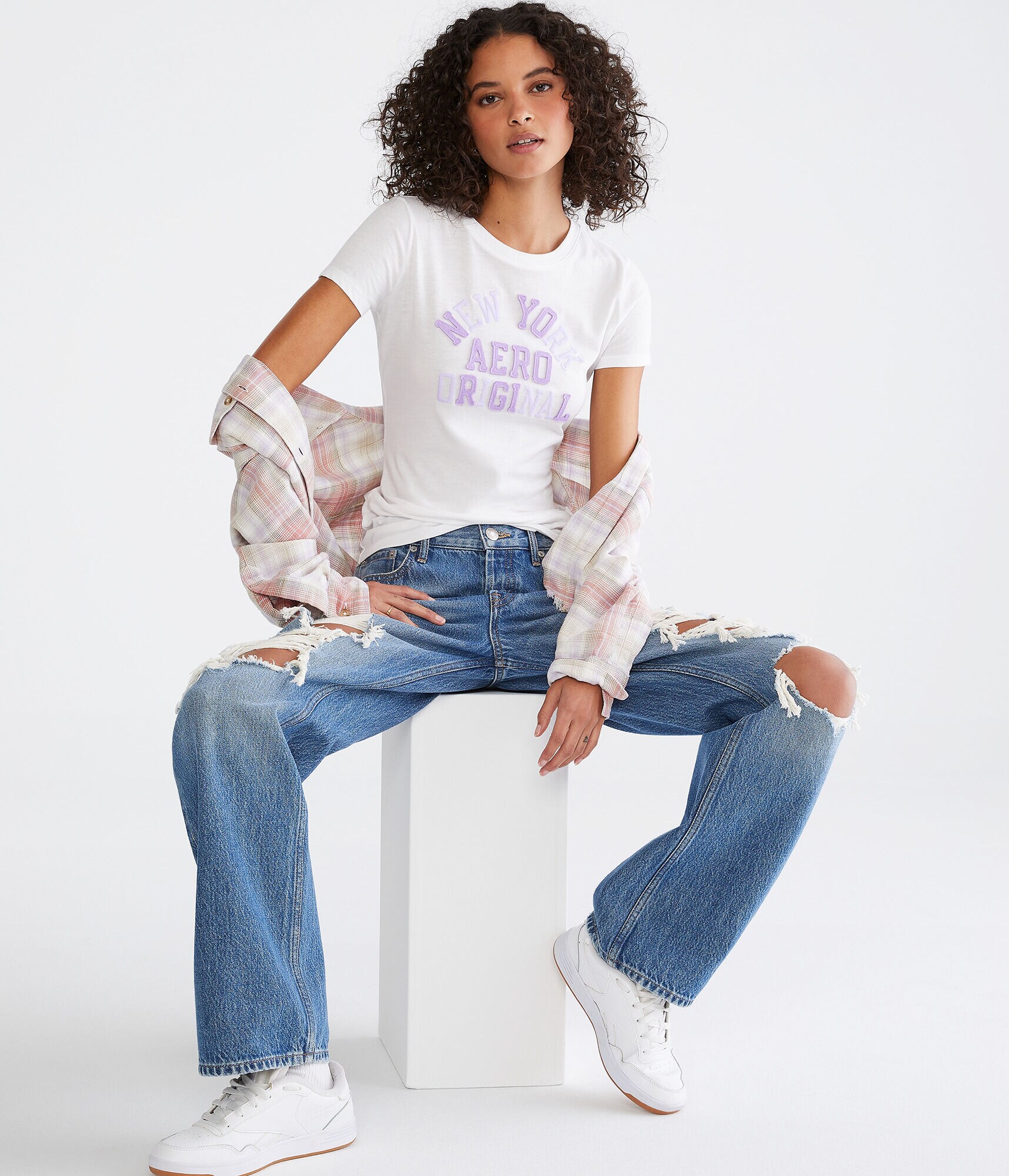 Aero Original Arch Appliqu&eacute; Graphic Tee