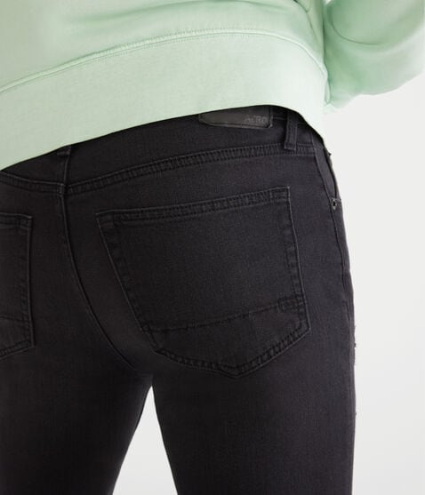 Skinny Premium Jean with COOLMAX® Technology Skinny Premium Jean with COOLMAX® Technology