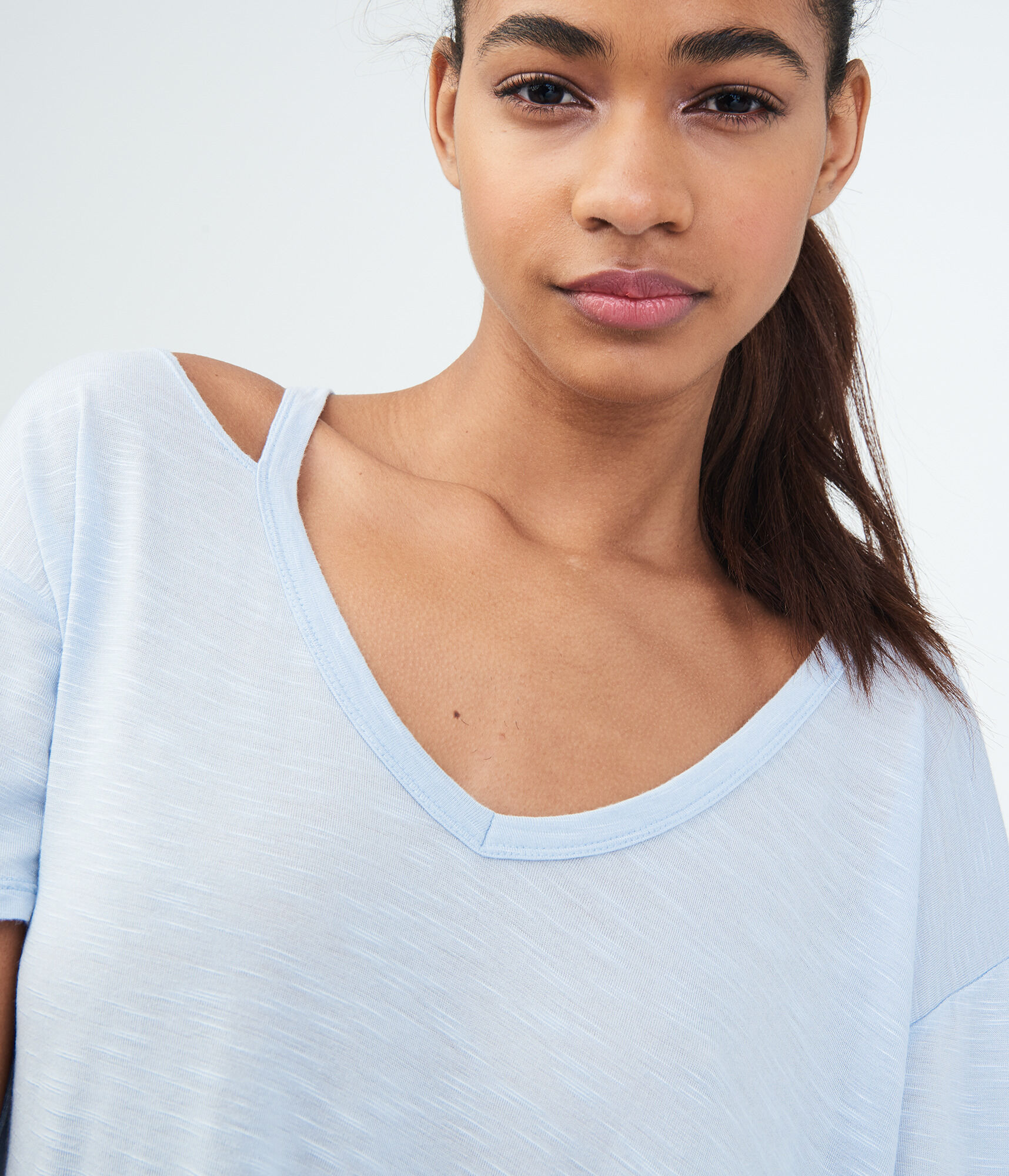 LLD Bestie 02 V-Neck Graphic Tee