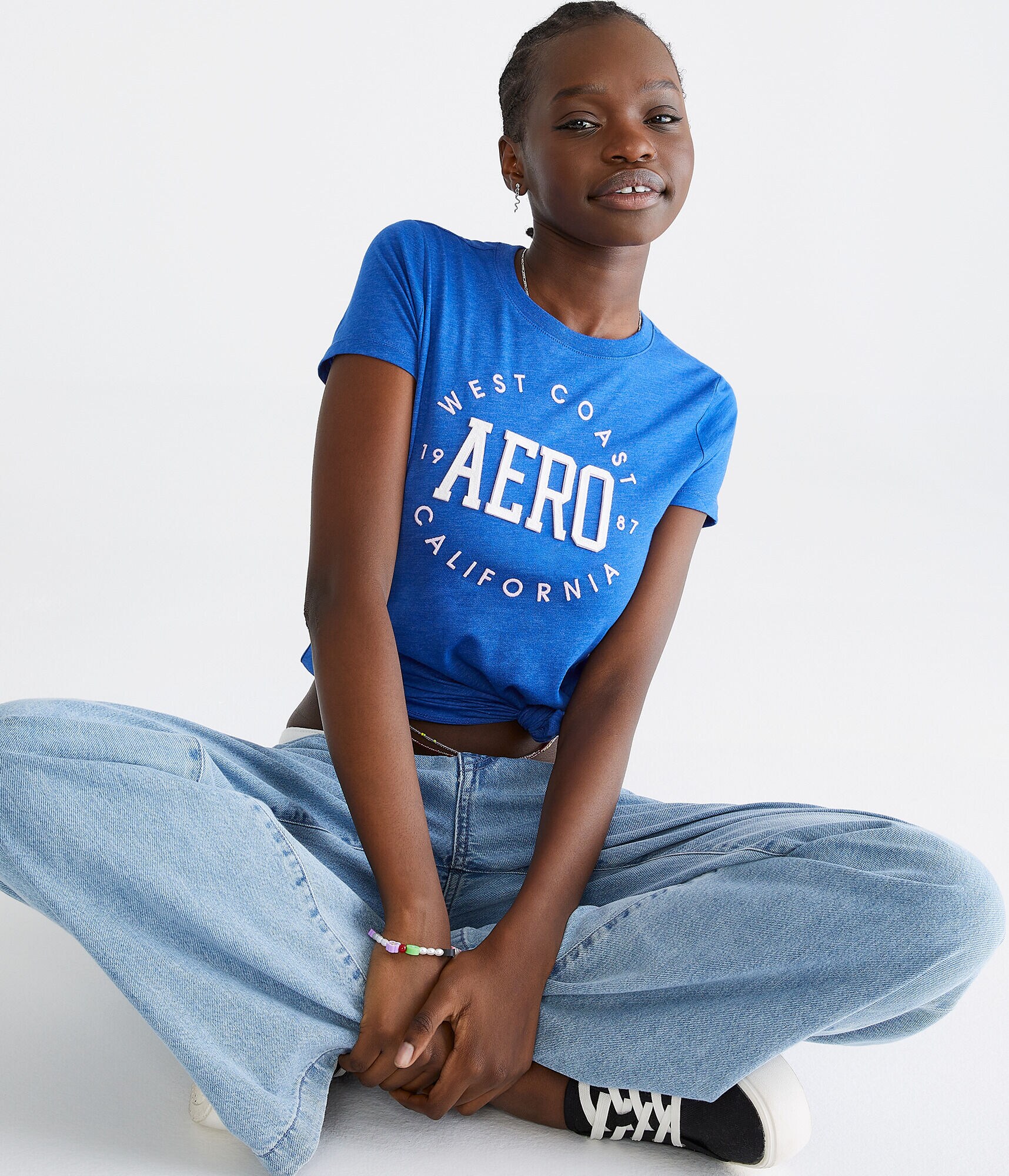 Aero West Coast Circle Appliqu&eacute; Graphic Tee