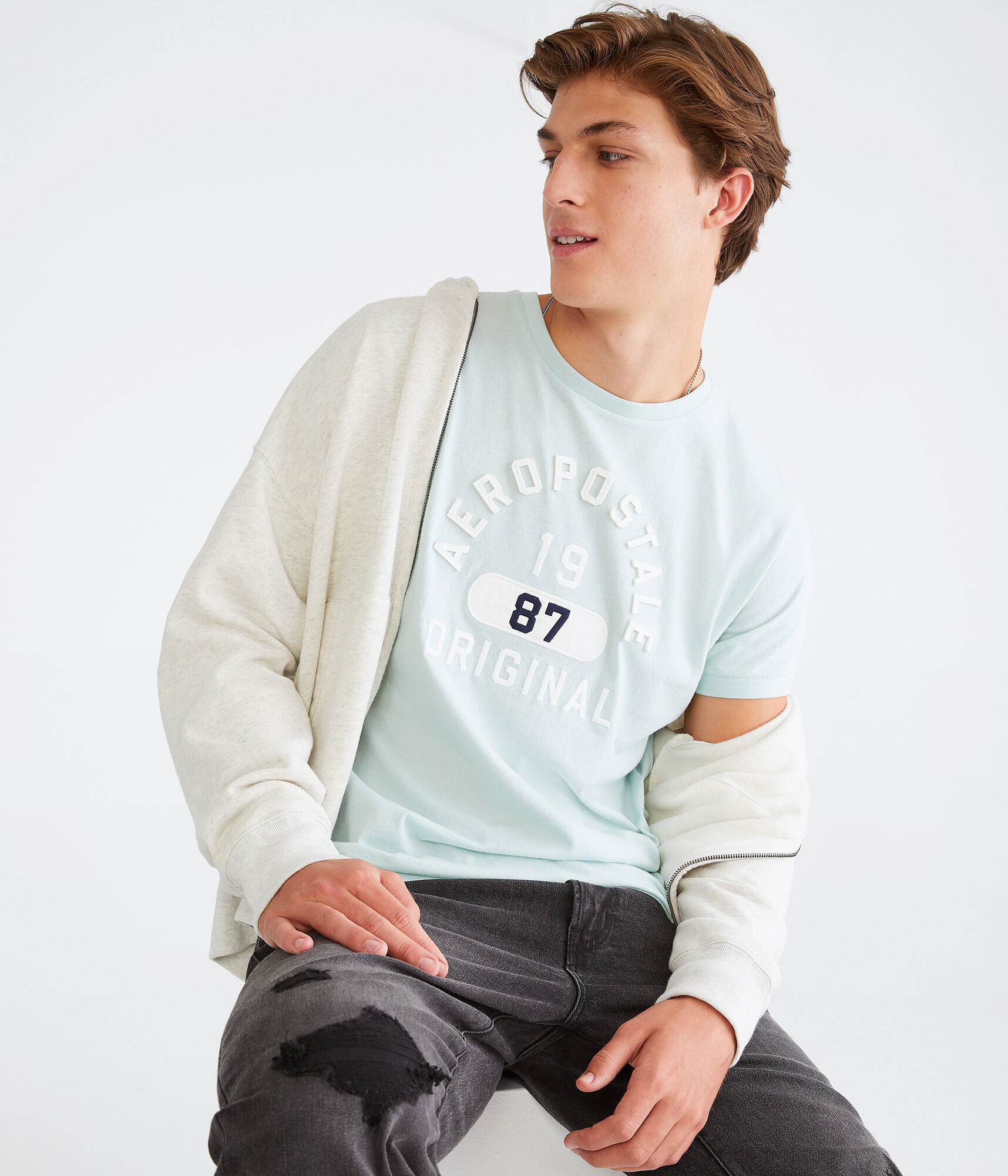 Aeropostale Original Arch Appliqu&eacute; Graphic Tee