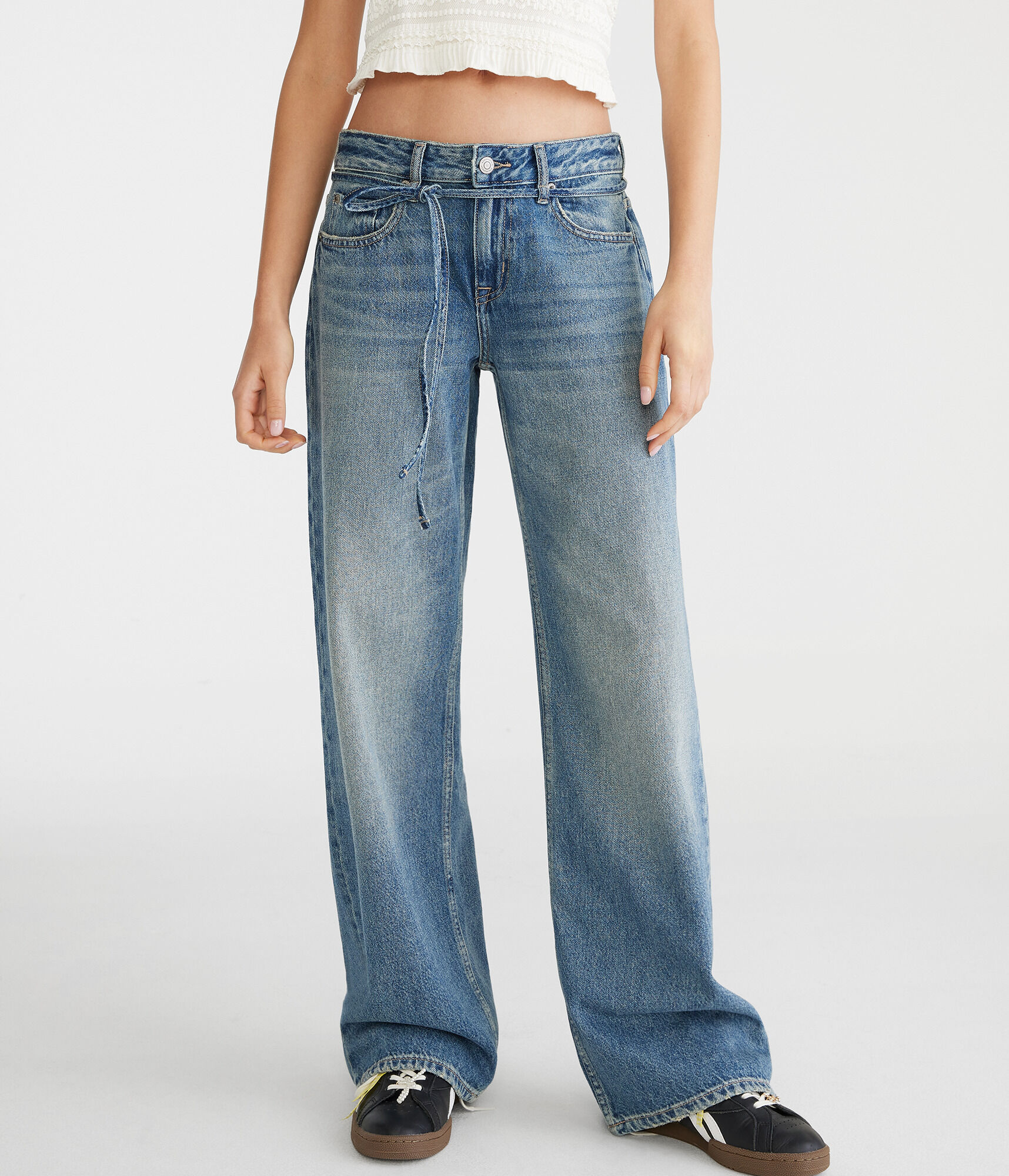 Low-Rise Baggy Wide Leg Jean