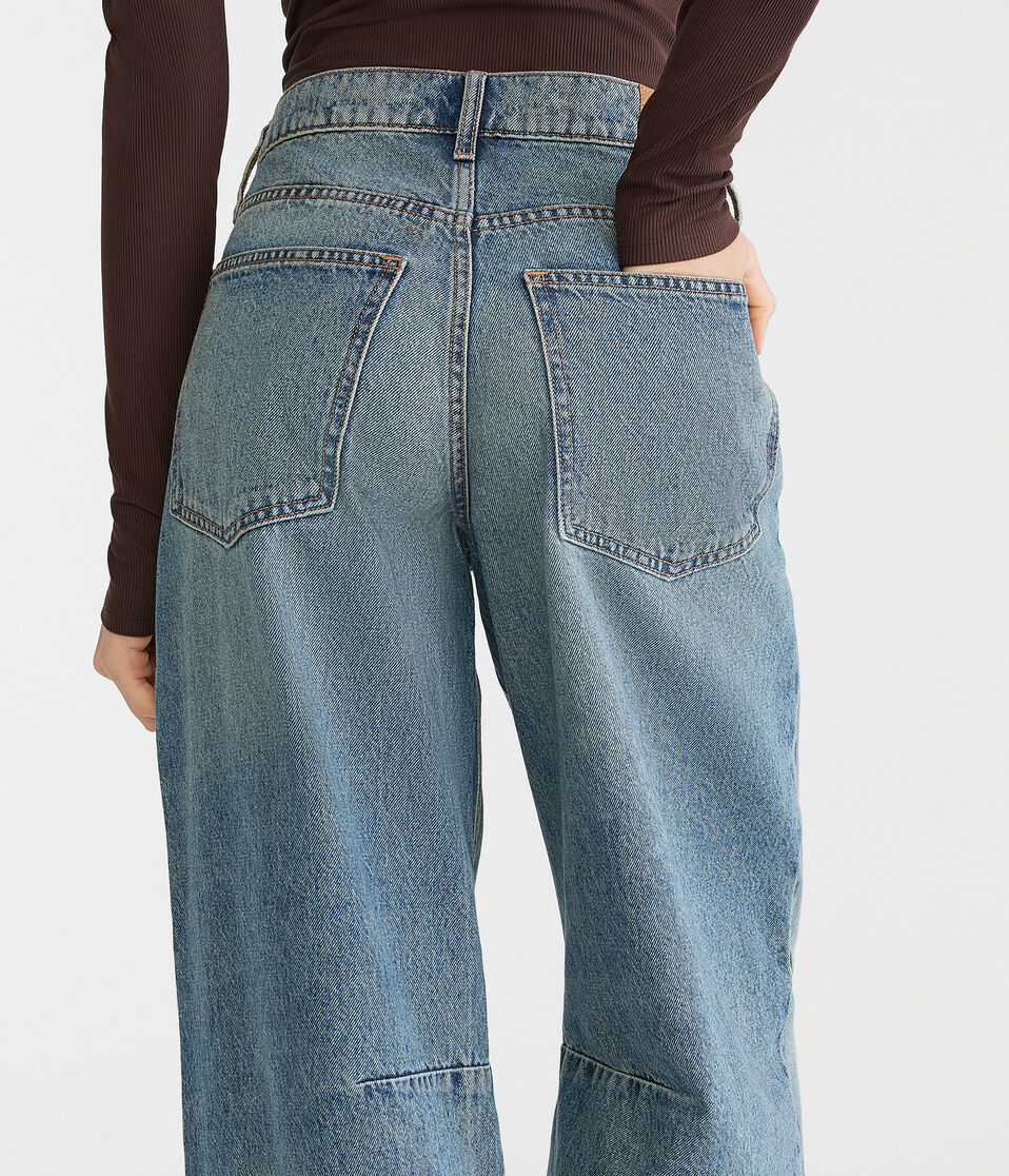 Low-Rise Baggy Barrel Jean