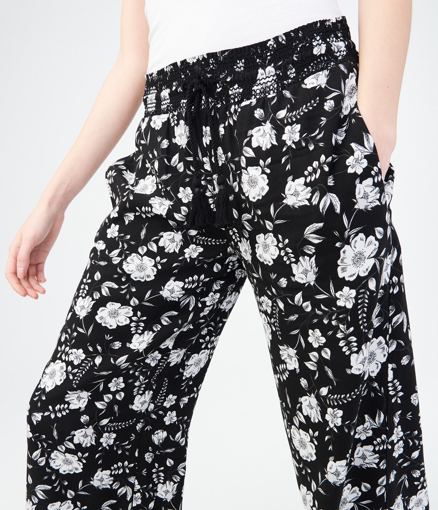 Floral Wide-Leg Crop Pants