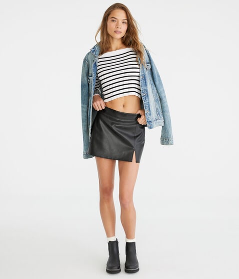 Thin Stripe Cropped Off-The-Shoulder Sweater Thin Stripe Cropped Off-The-Shoulder Sweater