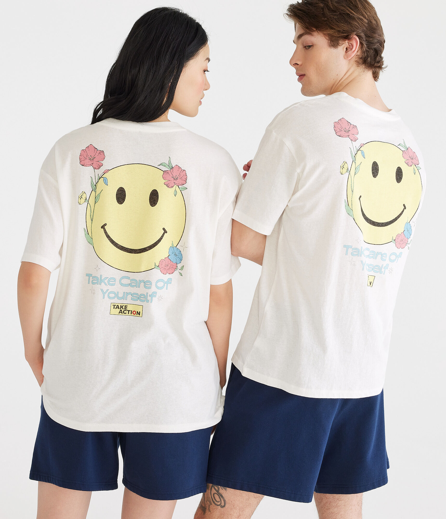 AERO | GLOBAL CITIZEN® Smiley Graphic Tee