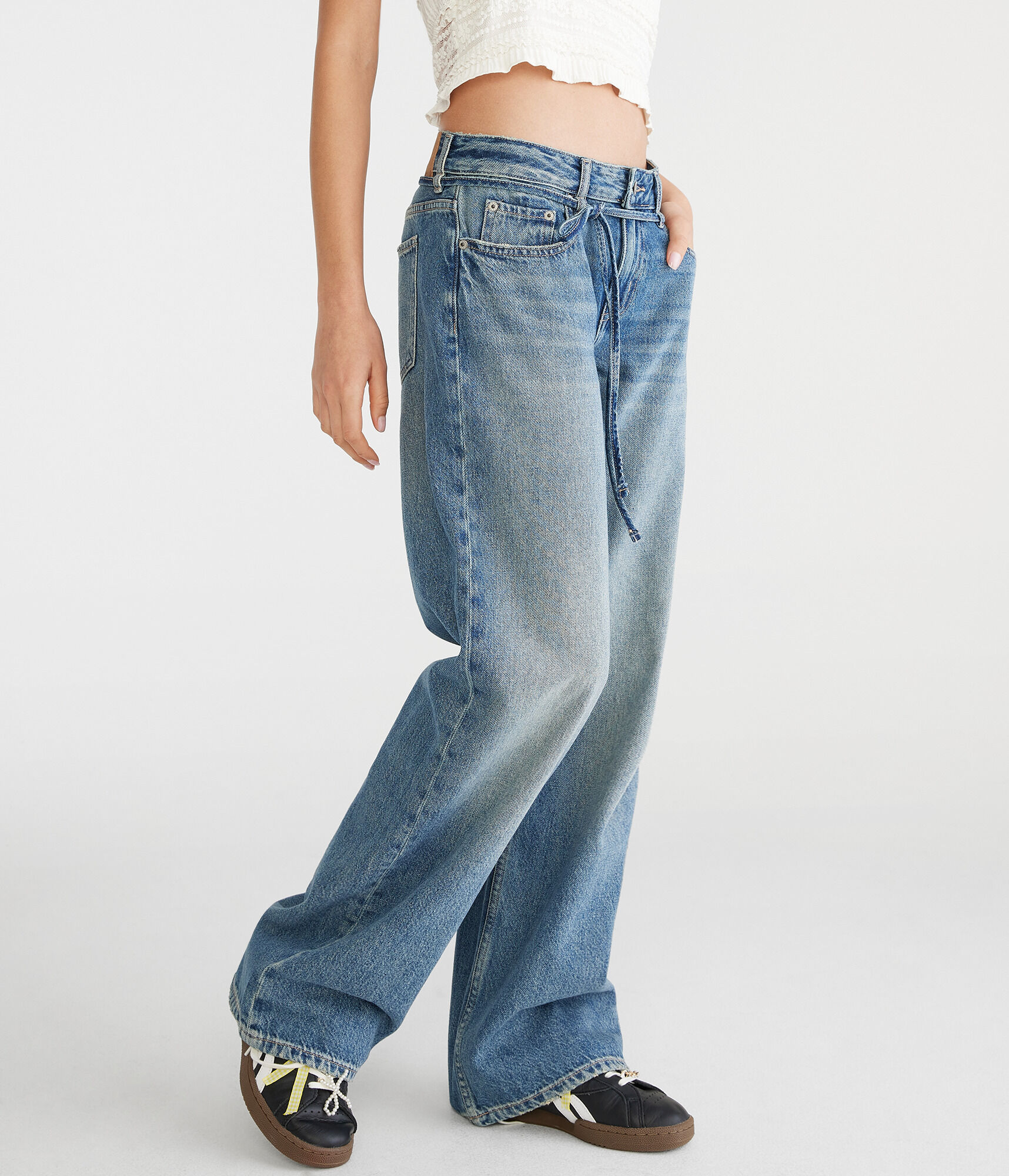 Low-Rise Baggy Wide Leg Jean