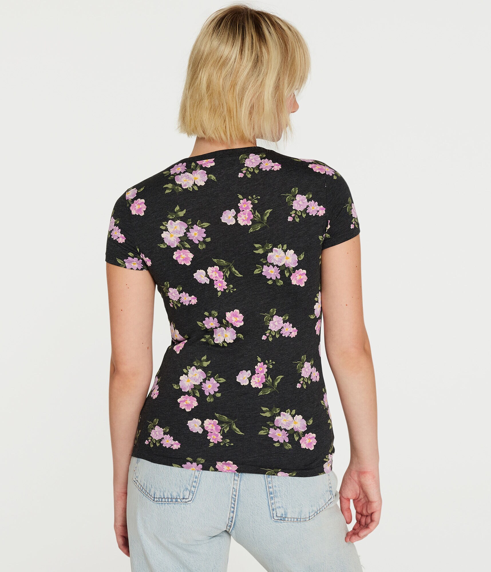 Aero Original Brand Floral Appliqu&eacute; Graphic Tee