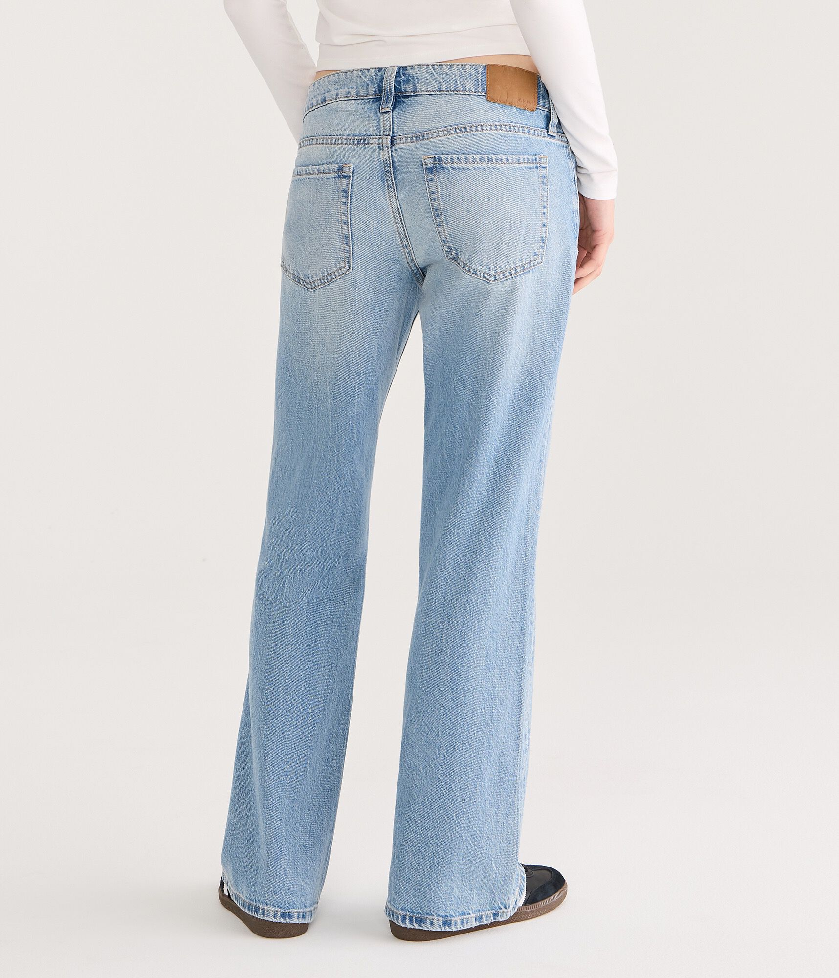 Low-Rise Baggy Flare Jean