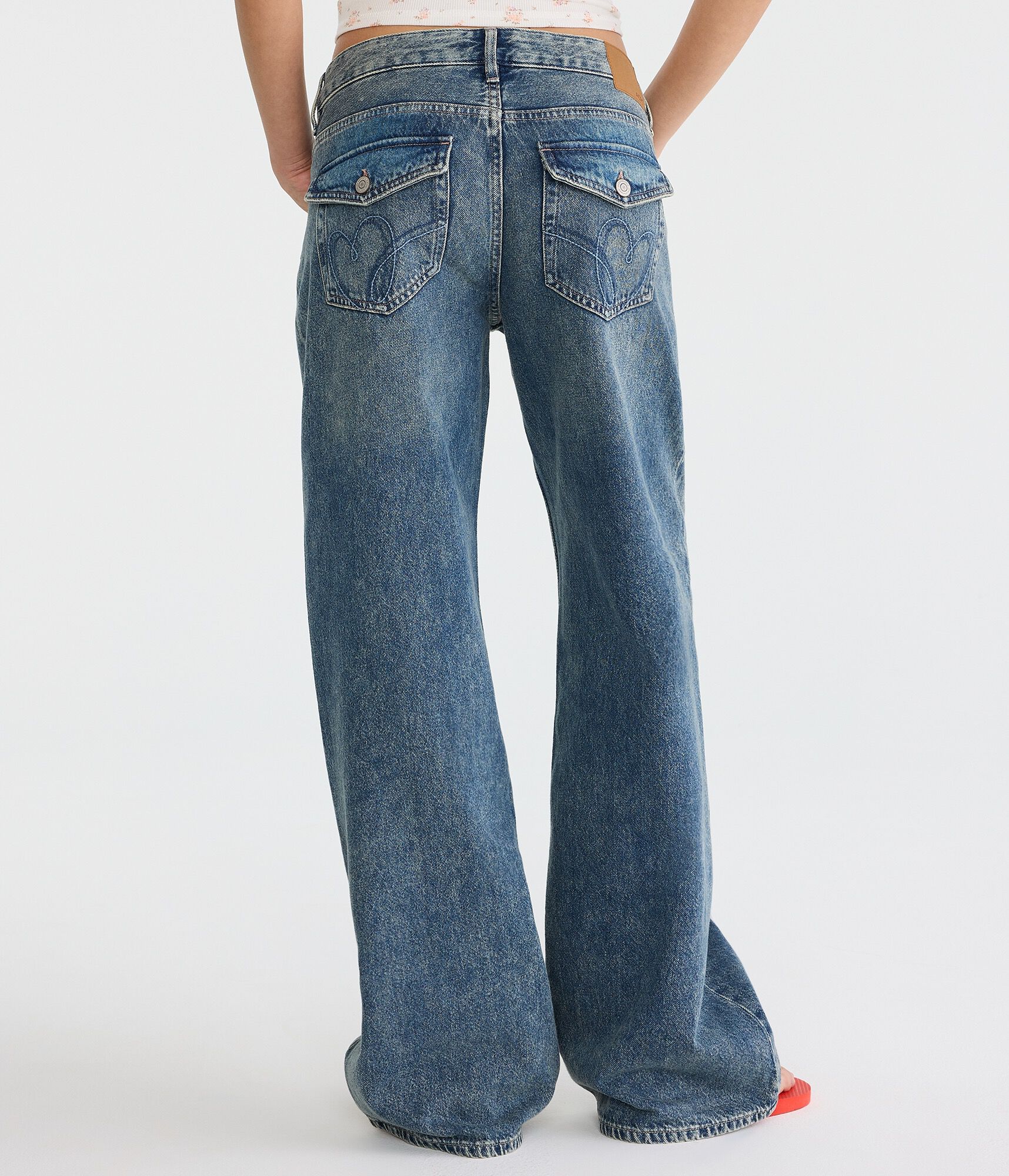 Low-Rise Baggy Wide Leg Heart Stitch Jean