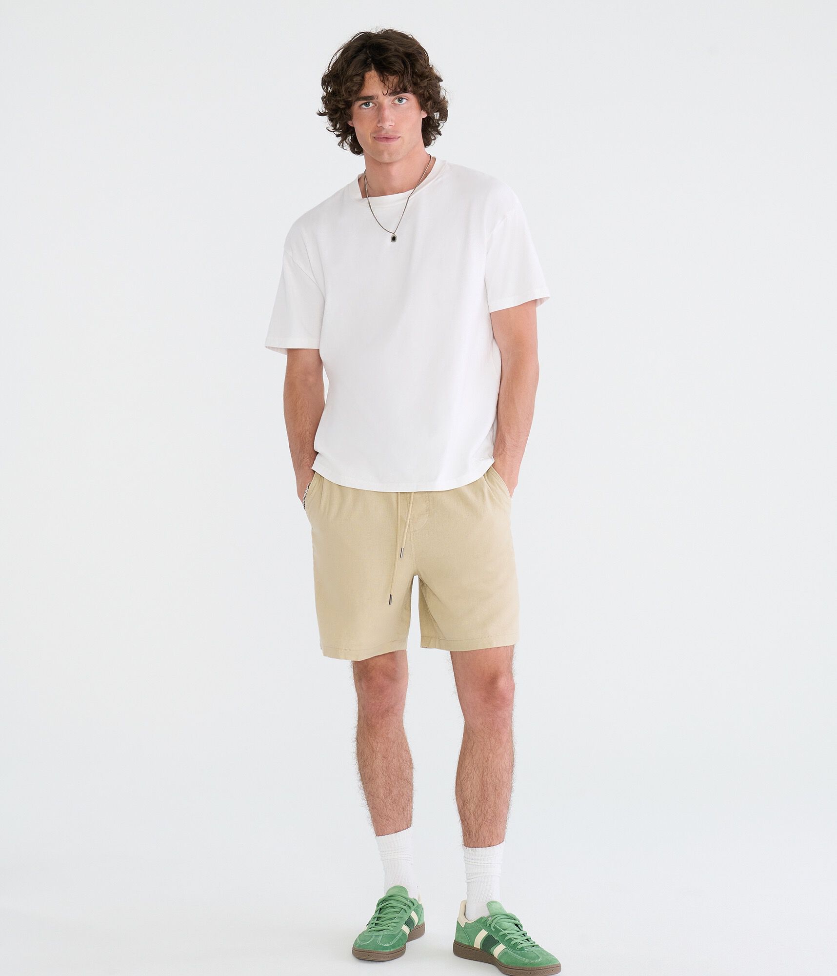 Solid Linen Shorts 7"