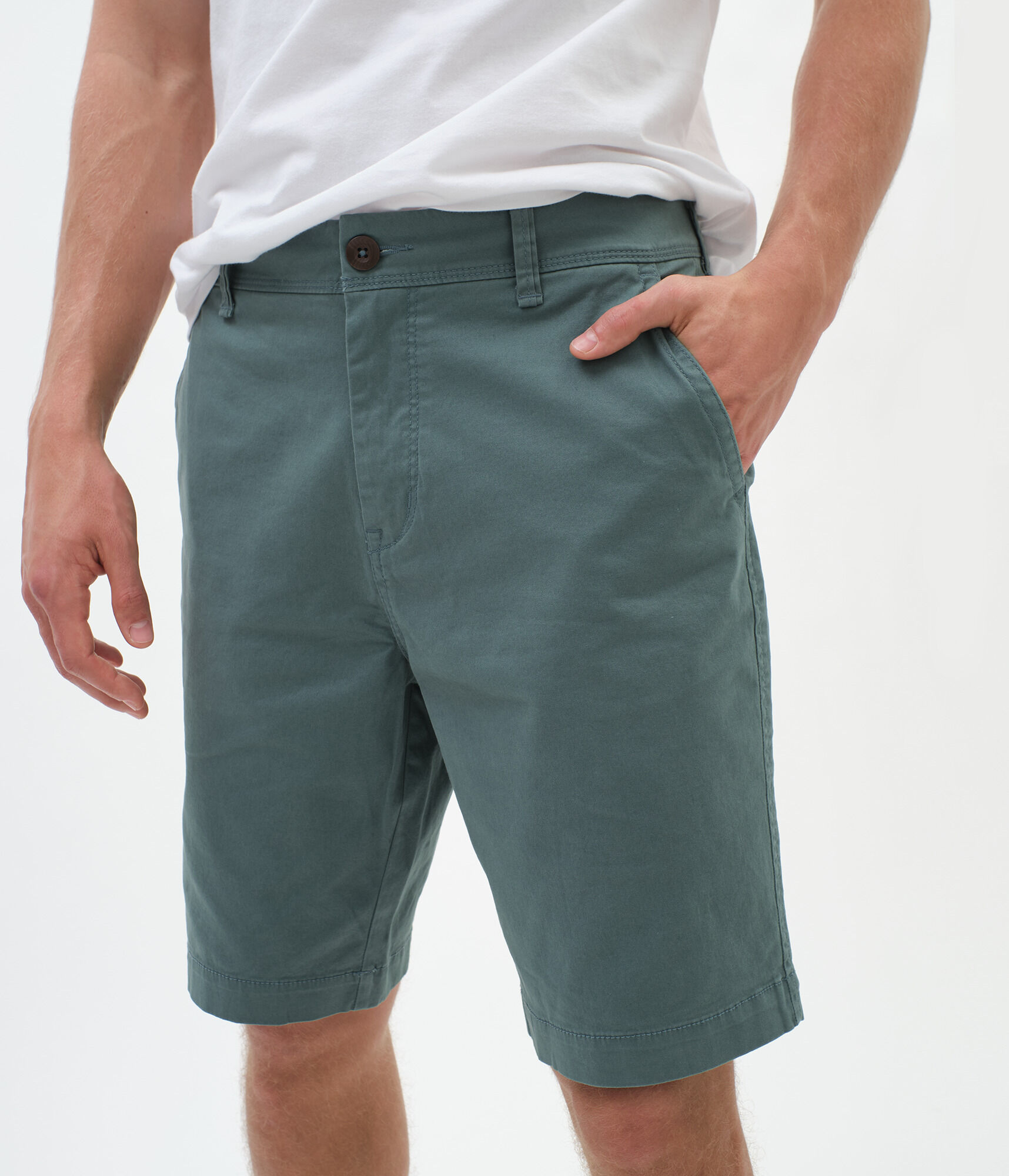 Classic Stretch 9.5" Chino Shorts
