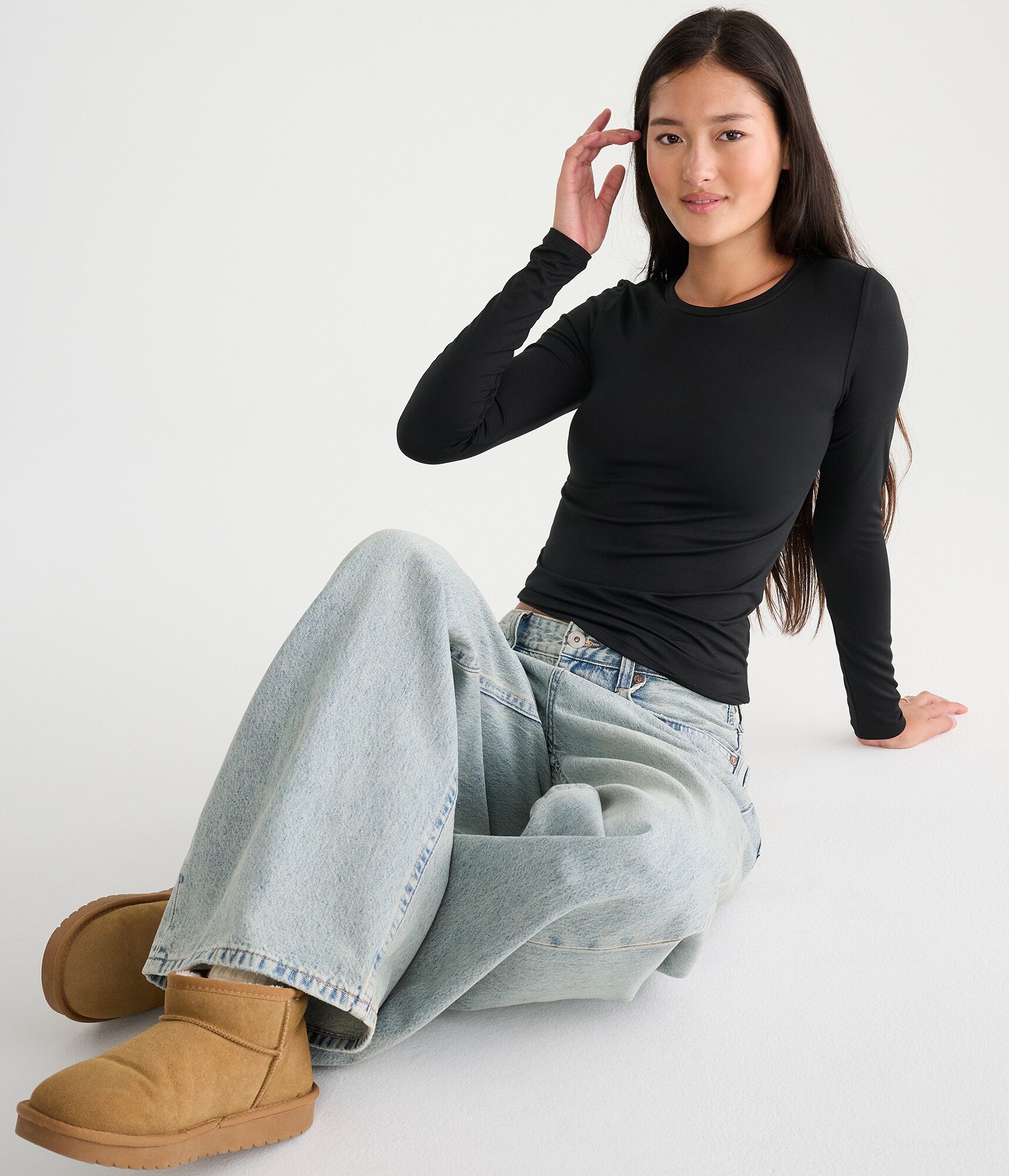 D&eacute;j&agrave; For Aero Long Sleeve Buttery Soft Crew Tee