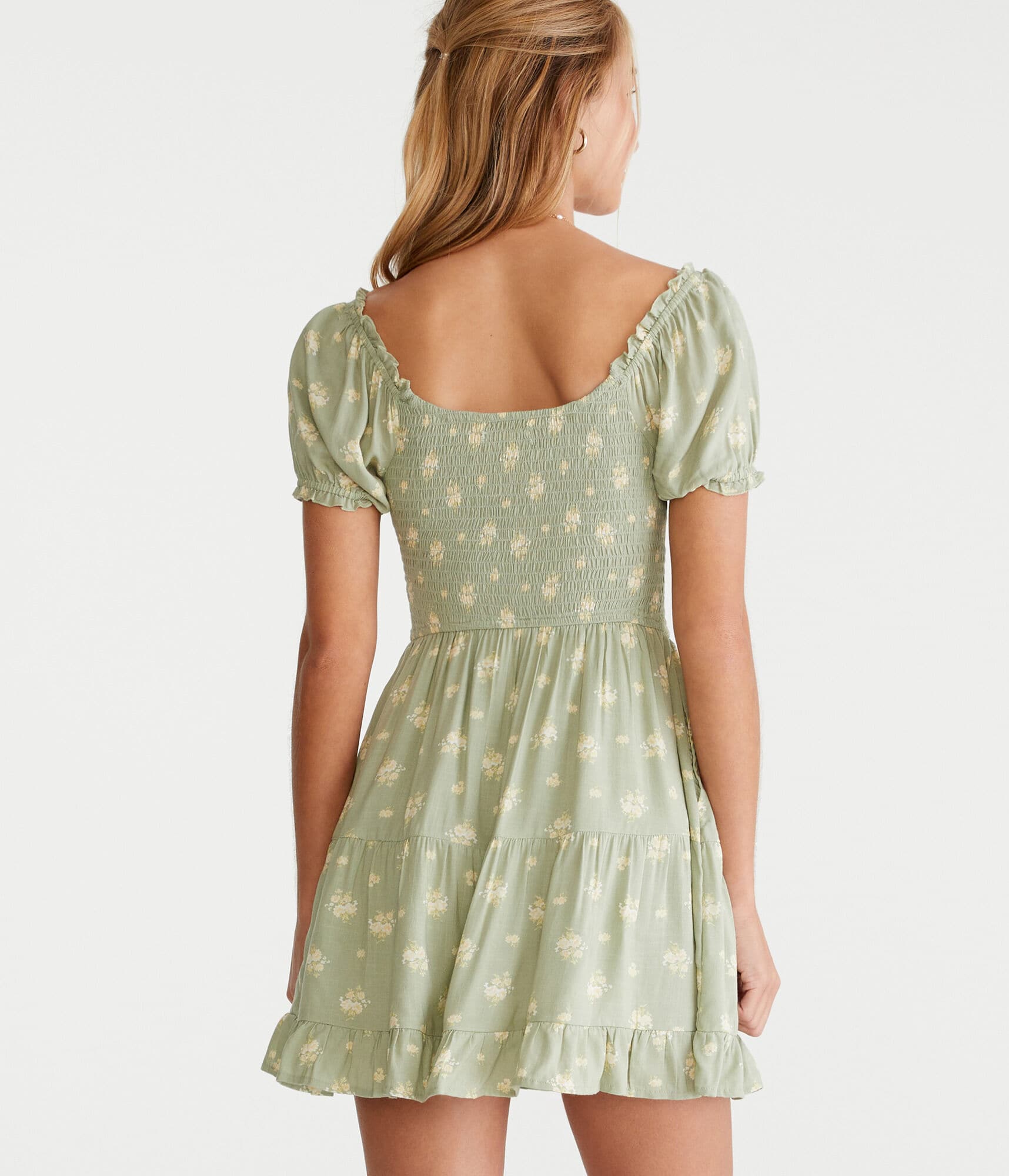 floral scoop-neck smocked fit & flare dress Express Plus Size Women's Floral Linen-Blend Puff Sleeve Smocked Back Mini Dress XL