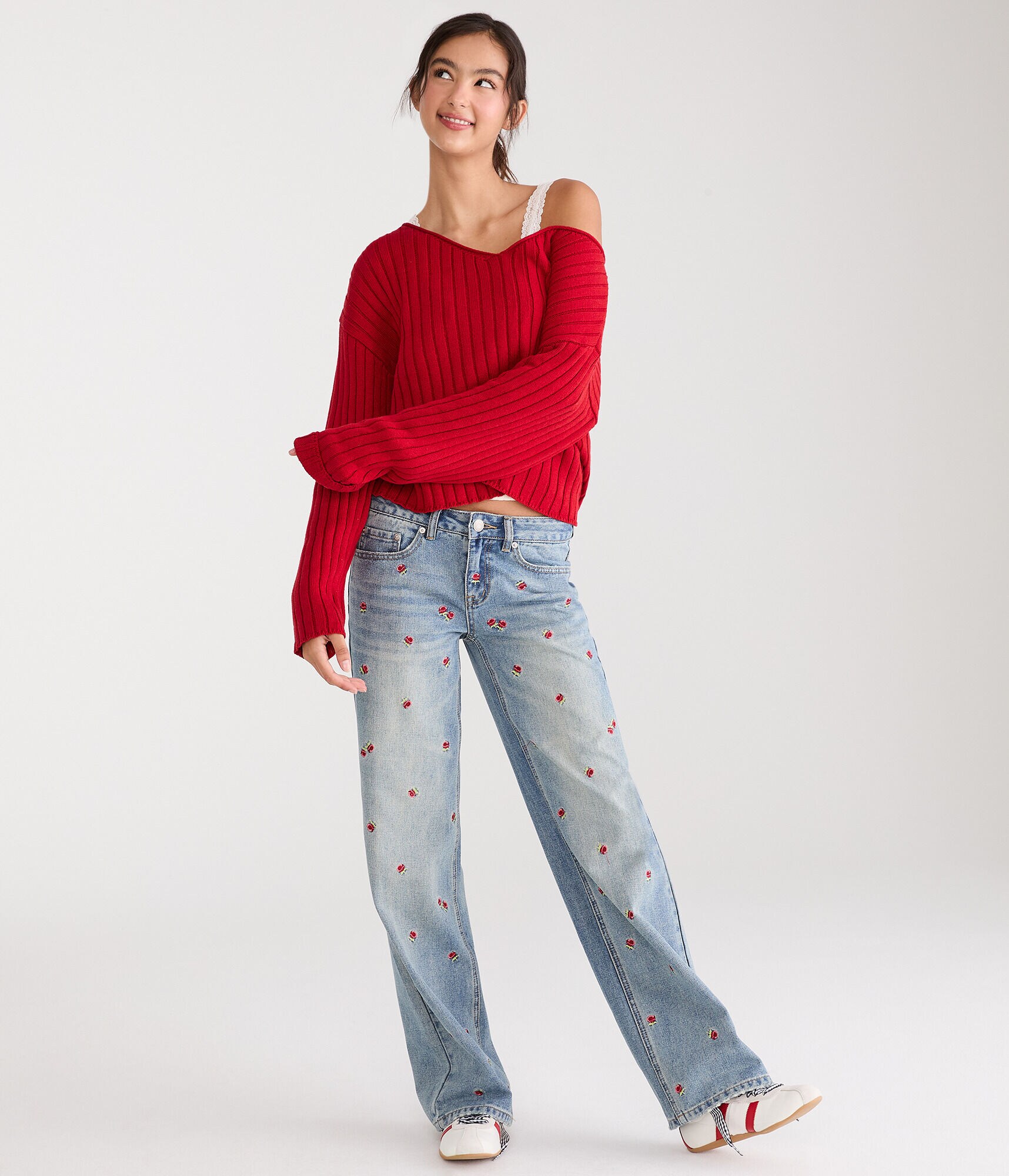 Low-Rise Baggy Wide Leg Rosette Jean