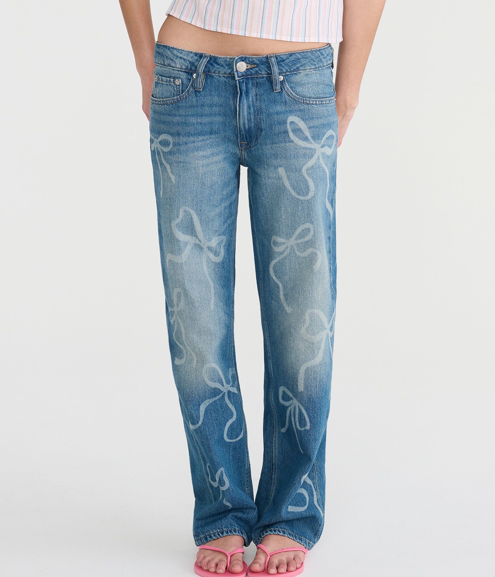 Low-Rise Baggy Bows Jean